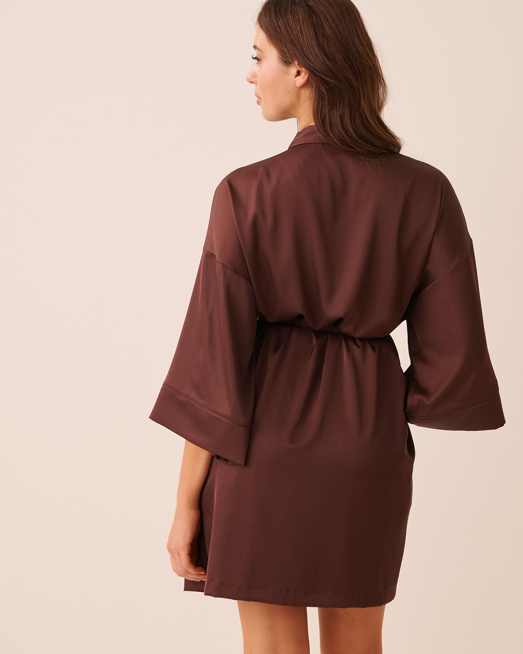 LA VIE EN ROSE Satin Kimono Brown 60600124 - View2