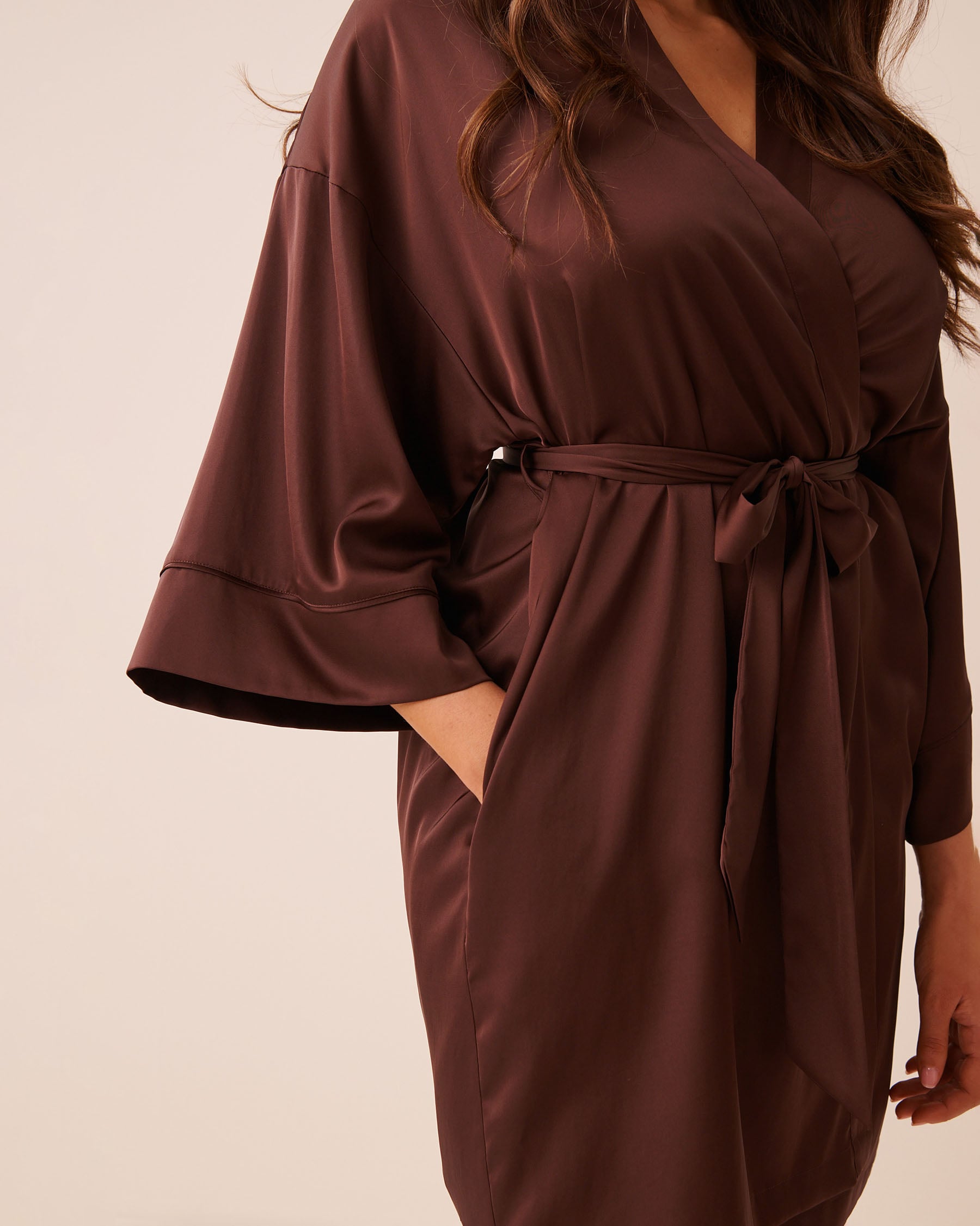 LA VIE EN ROSE Satin Kimono Brown 60600124 - View3