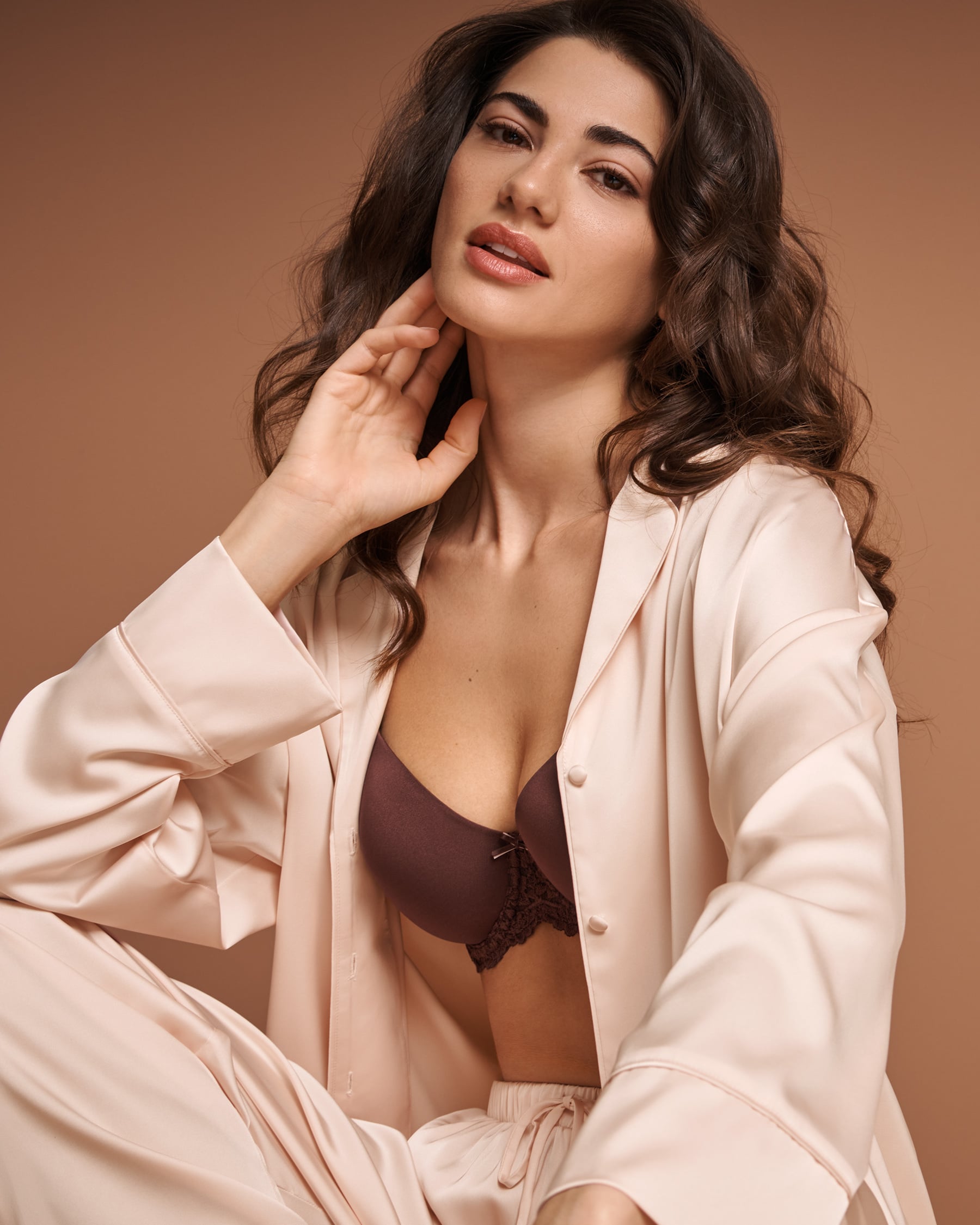 LA VIE EN ROSE Satin Long Sleeve Button-down Shirt Silver Peony 60100203 - View2