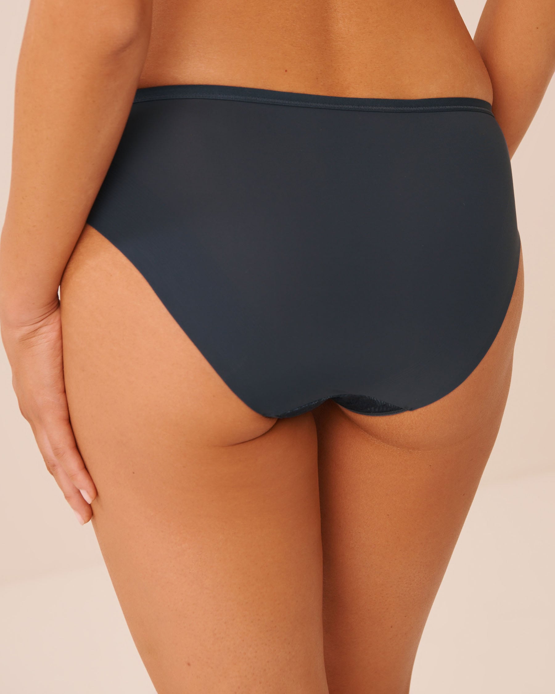 LA VIE EN ROSE Microfiber and Lace Sleek Back Bikini Panty Midnight Navy 20300532 - View2