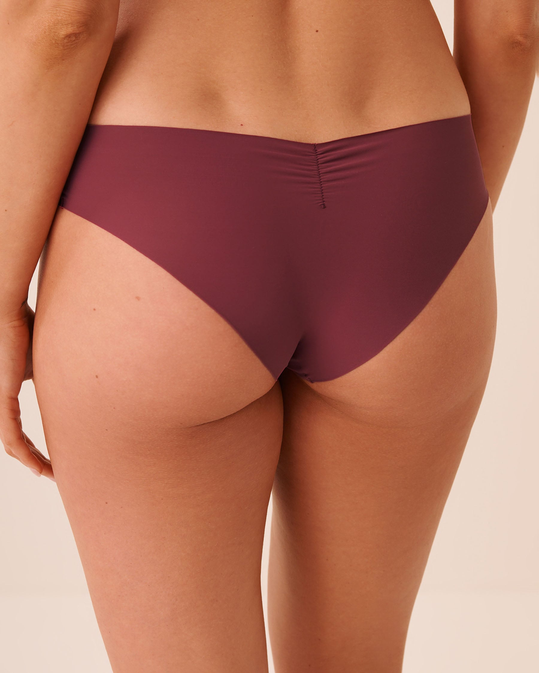 LA VIE EN ROSE Microfiber Invisible Cheeky Panty Raspberry Red 20200824 - View4