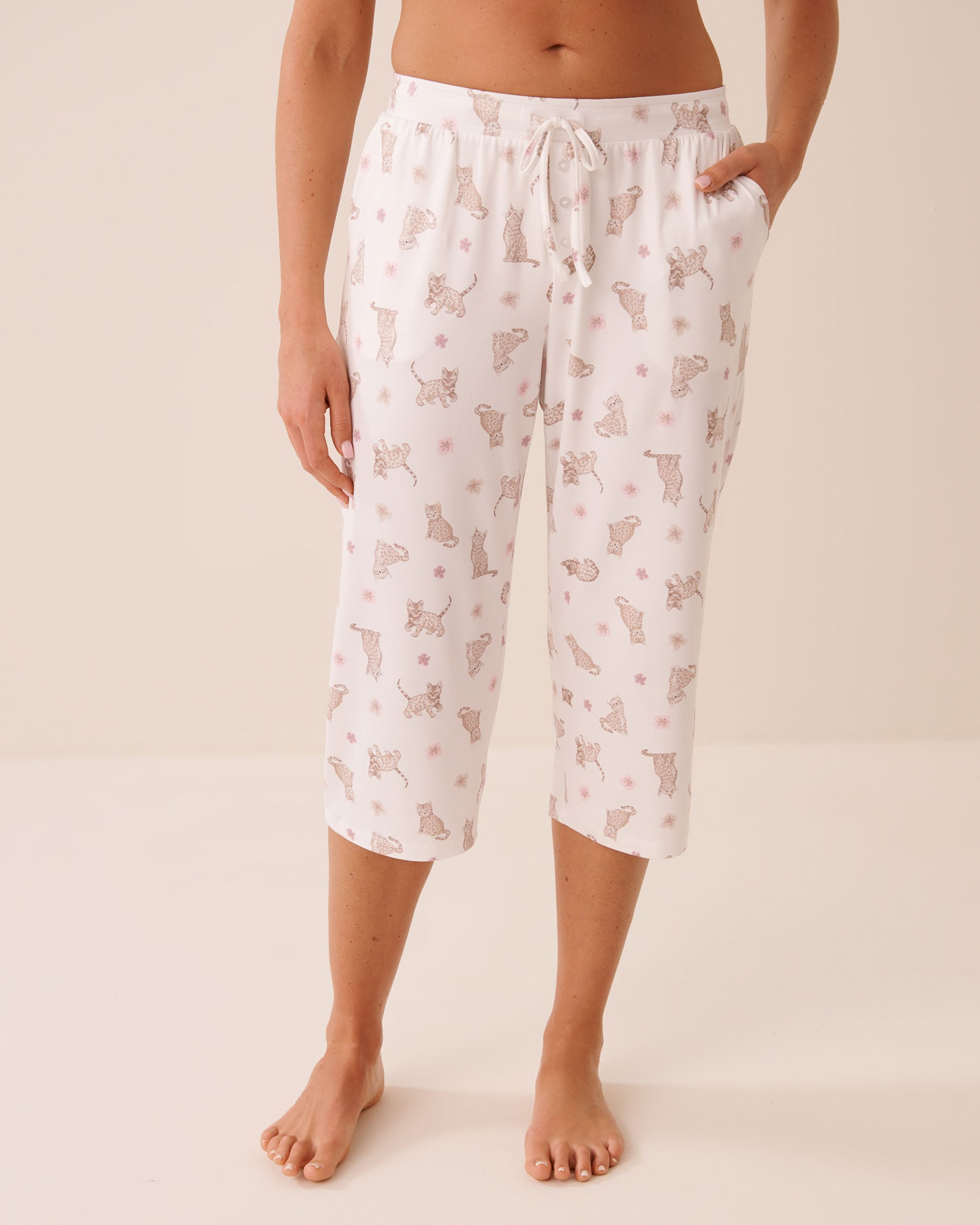 LA VIE EN ROSE Bengal Cat Print Super Soft Pajama Capris White/Cats 40200858 - View1