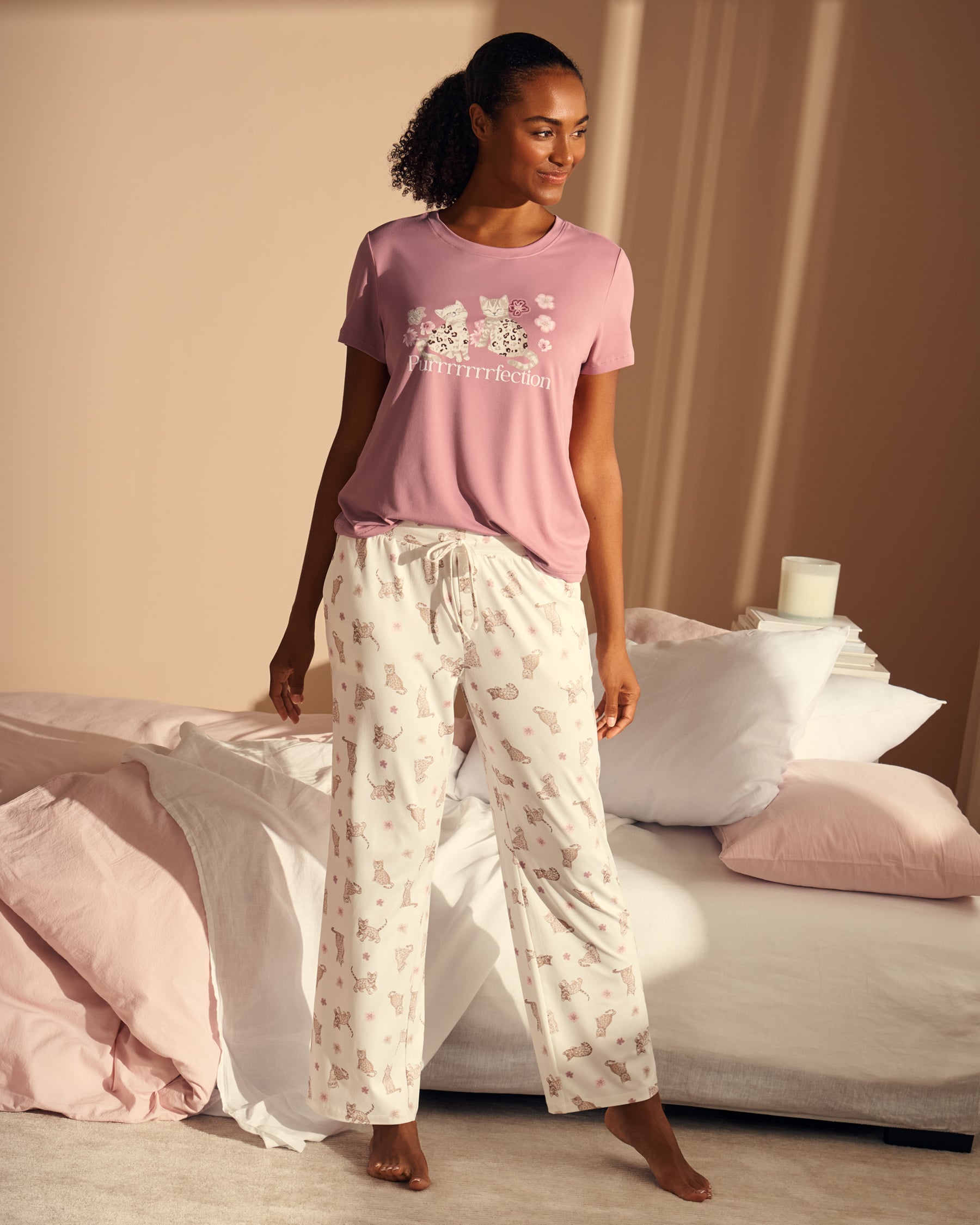 LA VIE EN ROSE Bengal Cat Print Super Soft Pajama Pants White/Cats 40200857 - View1