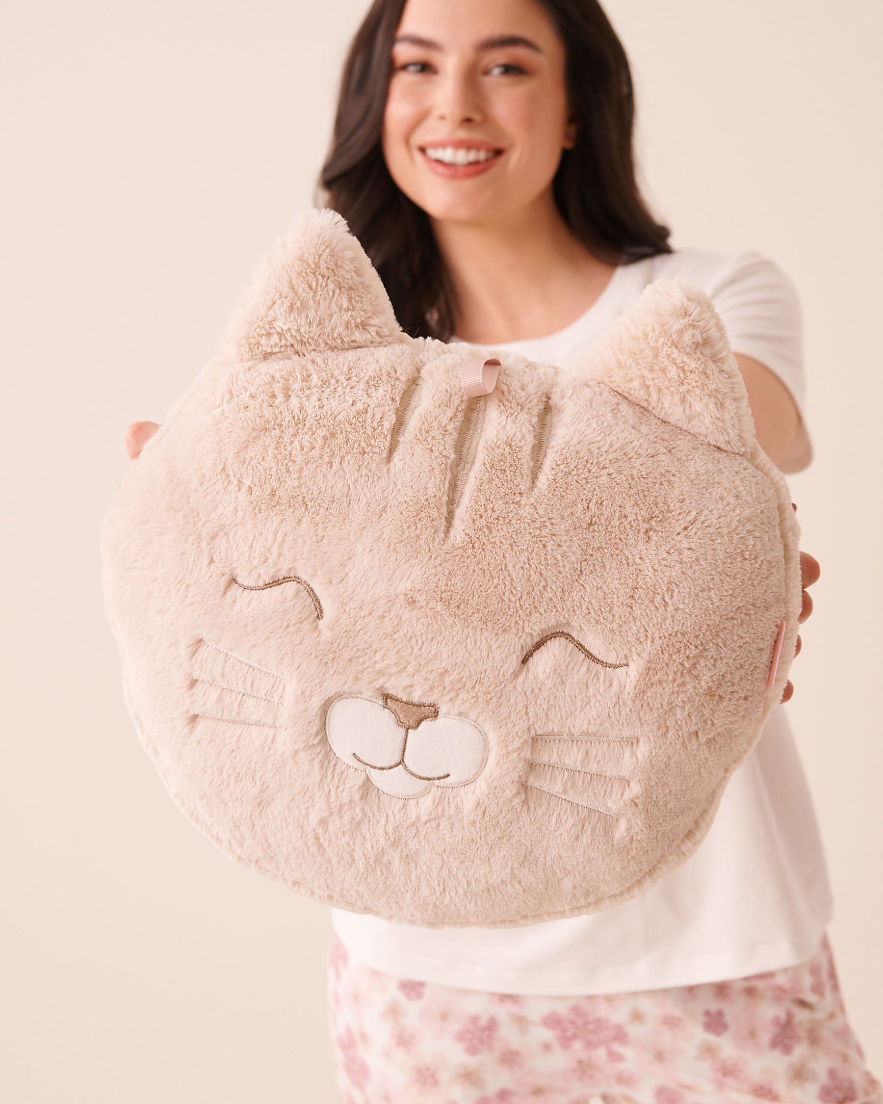 LA VIE EN ROSE Cat Warmer Pillow Beige/Cat 40700481 - View1