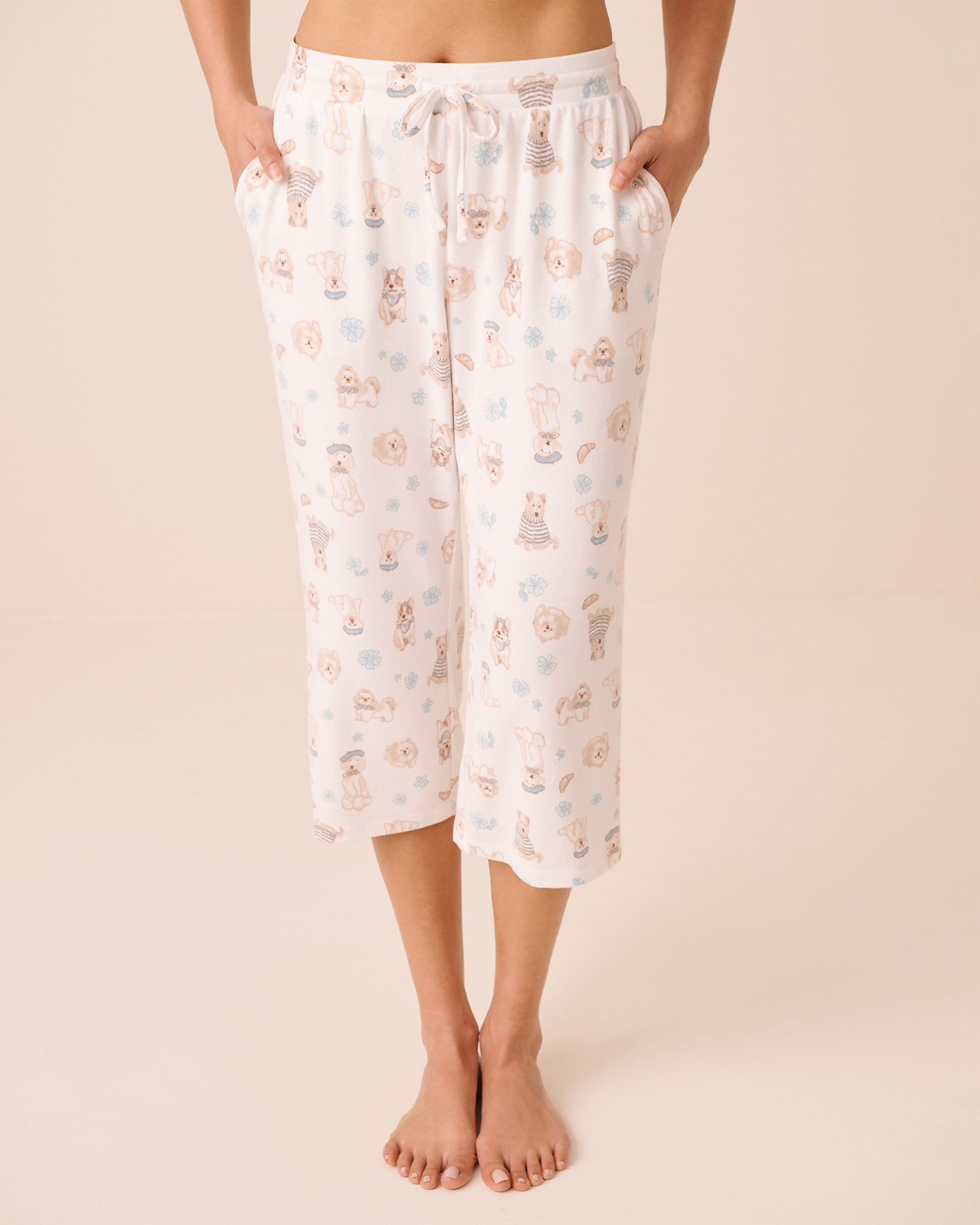 LA VIE EN ROSE Capri de pyjama en tricot doux imprimé chiens Blanc/Chiens 40200869 - Voir1