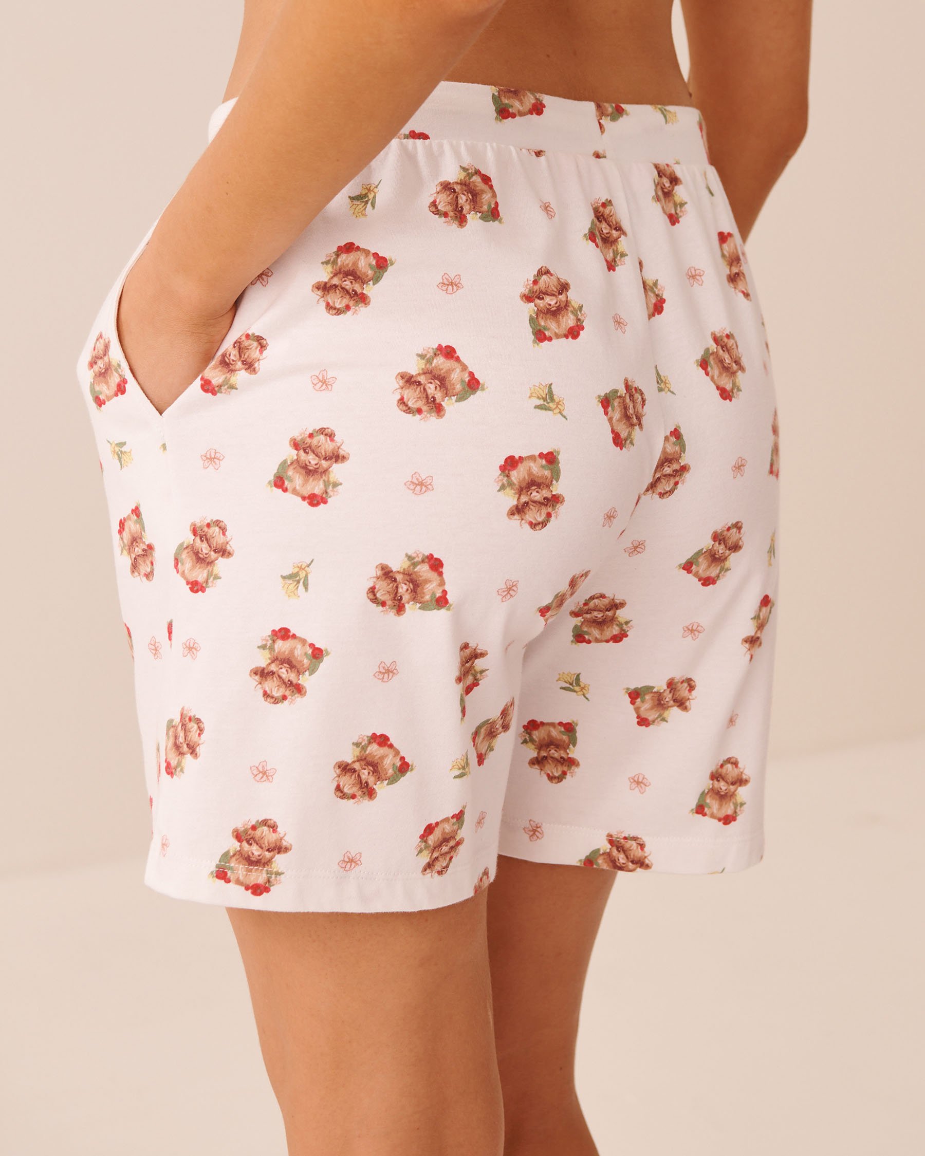 LA VIE EN ROSE Highland Cow Print Cotton Pyjama Bermuda Shorts White/Cows 40200876 - View2