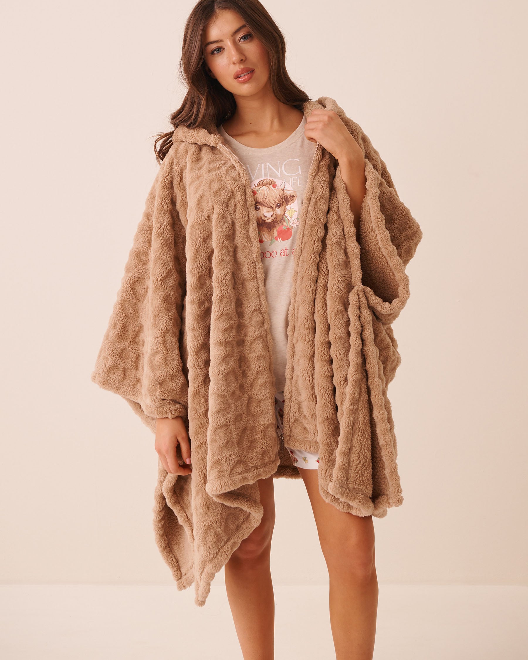 LA VIE EN ROSE Cape à capuchon en peluche douce léopard Brun camel 40700487 - View1