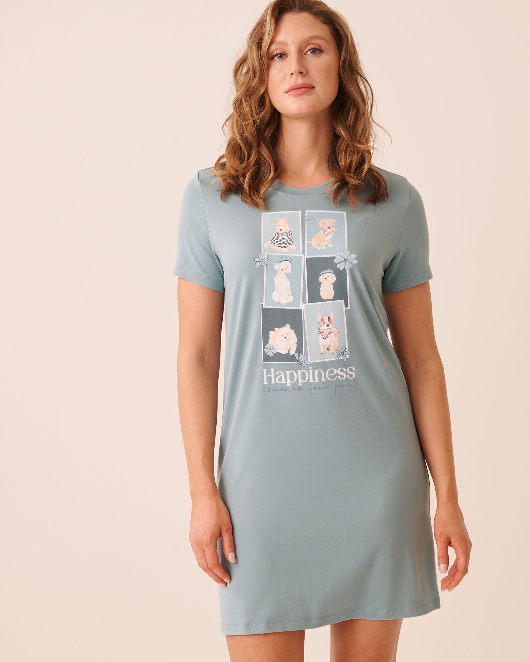 LA VIE EN ROSE Chemise de nuit manches courtes ultra douce imprimé chiens parisiens Bleu pâle 40500499 - View1
