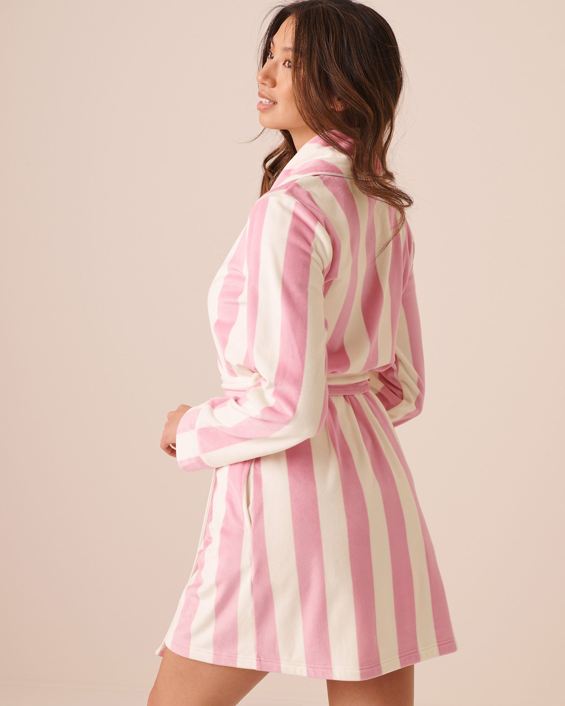 LA VIE EN ROSE Plush Velour Robe Light Pink Stripes 40600231 - View2