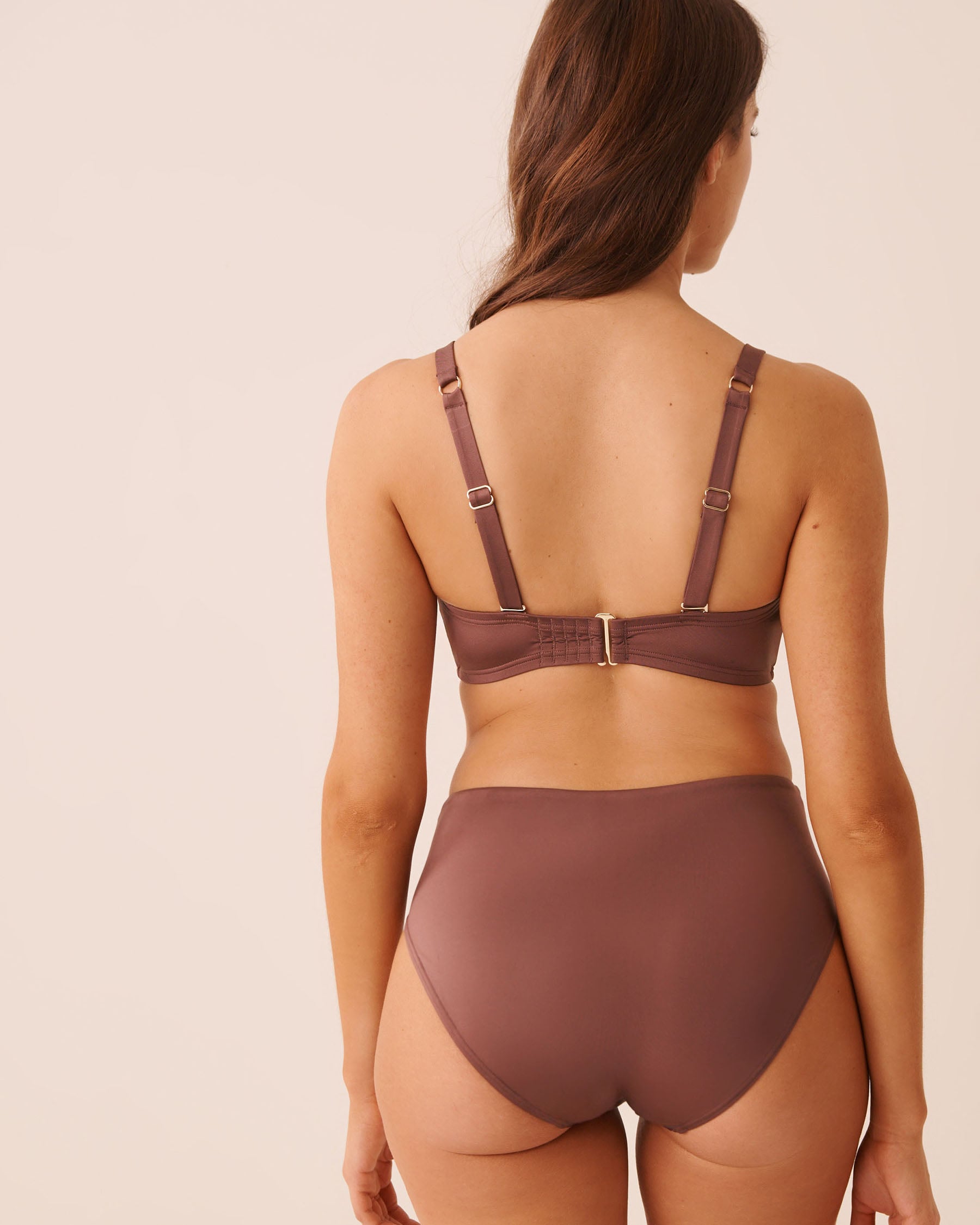 LA VIE EN ROSE AQUA COFFEE Pleated D Cup Plunge Bikini Top Coffee Brown 70200232 - View2