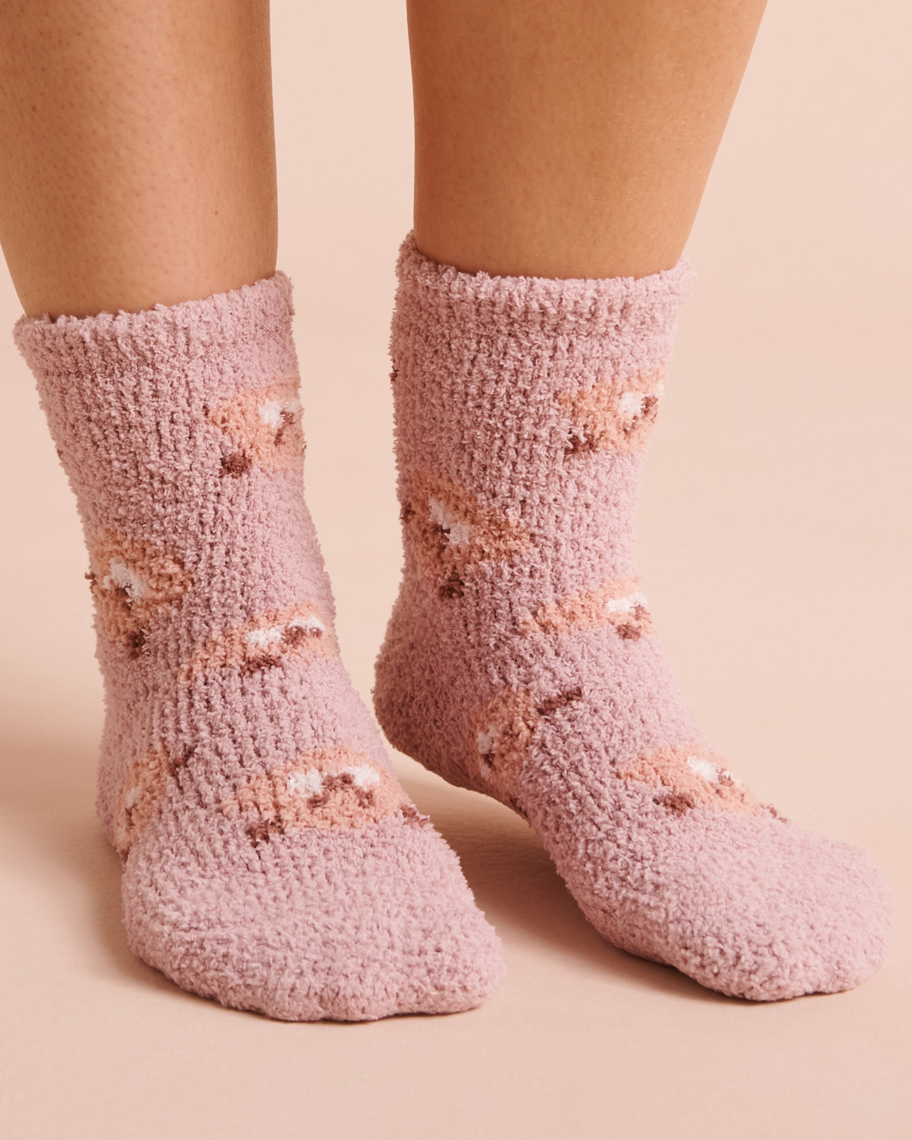 LA VIE EN ROSE Plush Groundhog Socks Purple/Groundhog 40700502 - View1