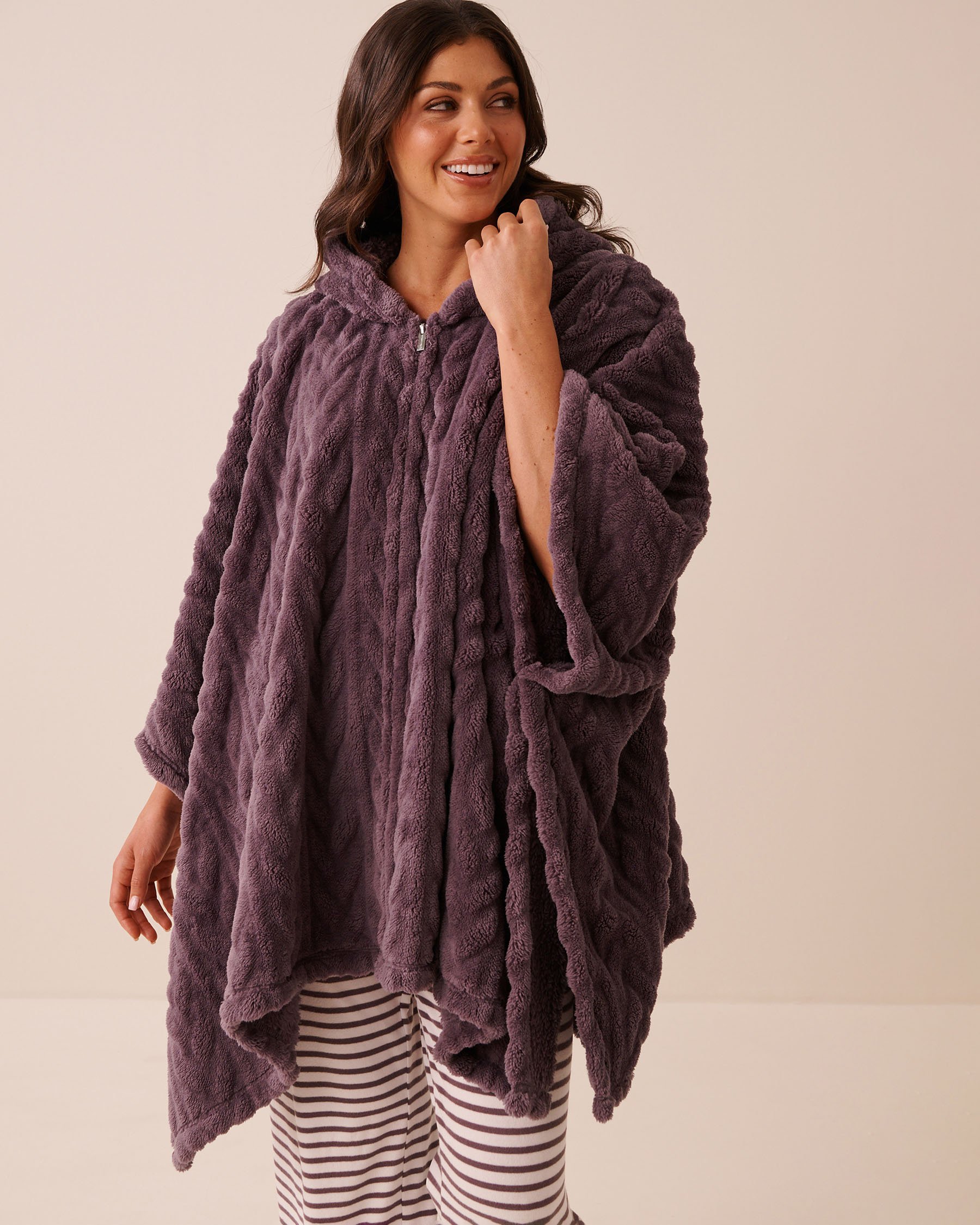 LA VIE EN ROSE Cable Effect Soft Plush Hooded Cape Plum 40700503 - View2