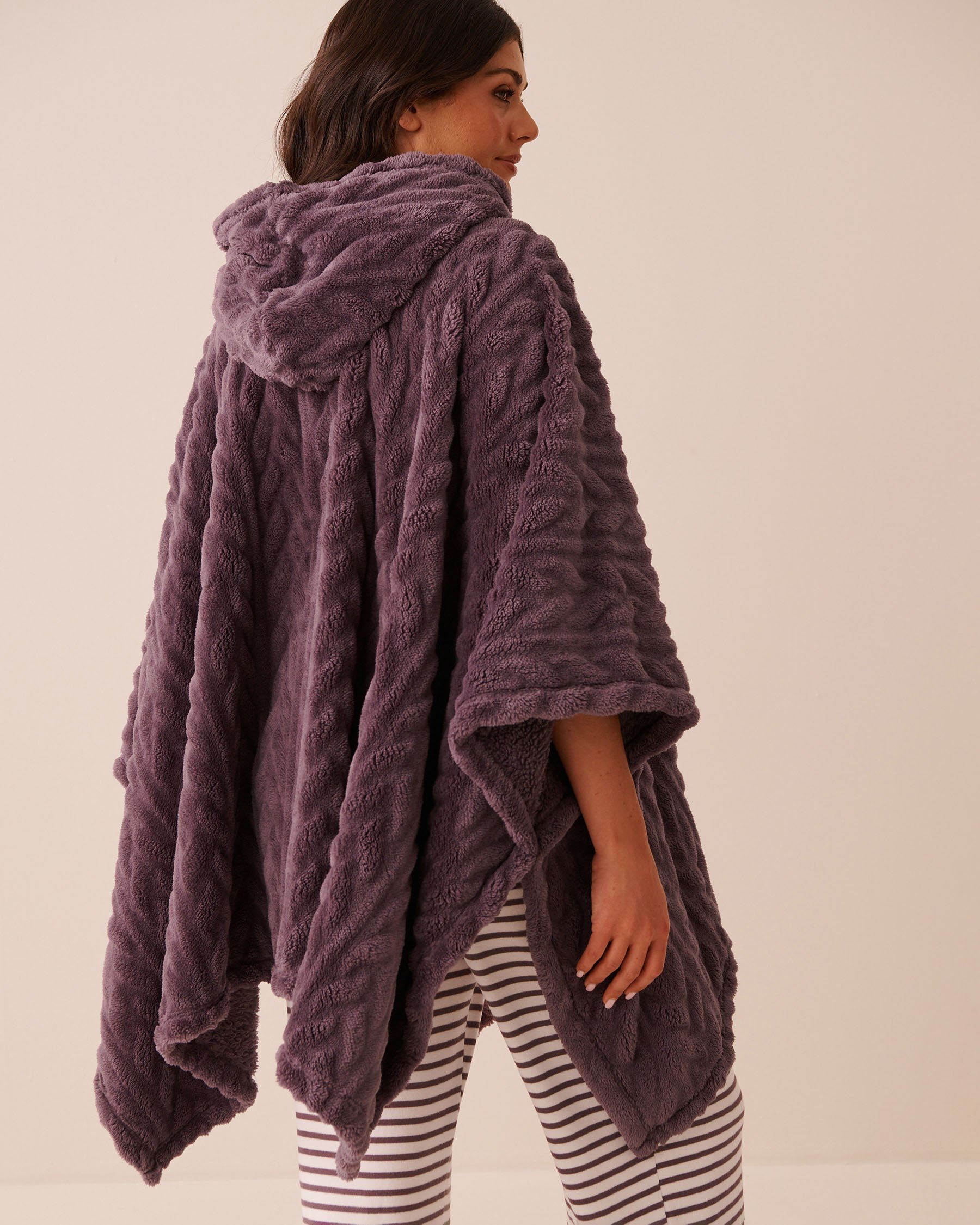 LA VIE EN ROSE Cable Effect Soft Plush Hooded Cape Plum 40700503 - View3