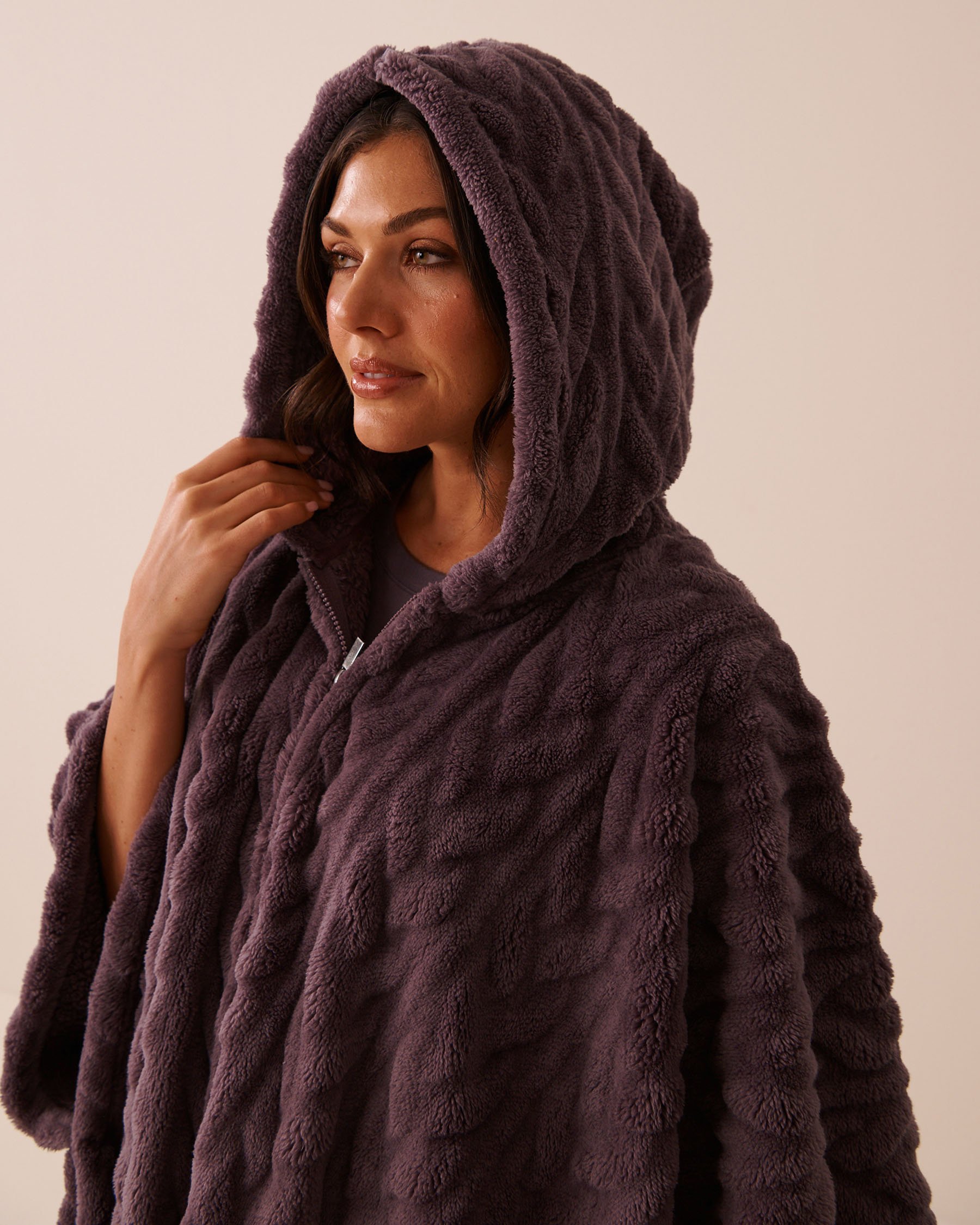LA VIE EN ROSE Cable Effect Soft Plush Hooded Cape Plum 40700503 - View4