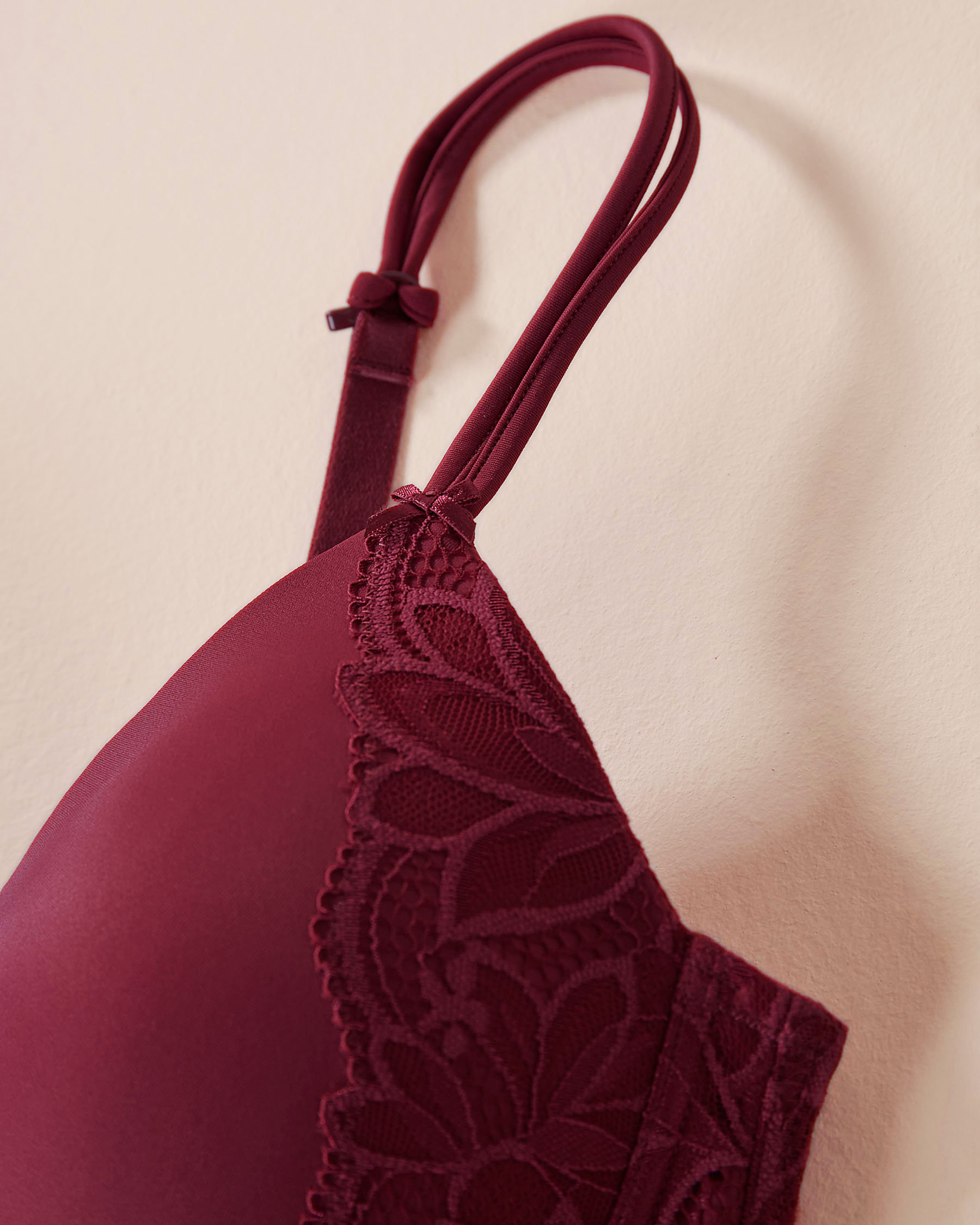 LA VIE EN ROSE Lightly Lined Wireless Mastectomy Bra Raspberry Red 10200641 - View4