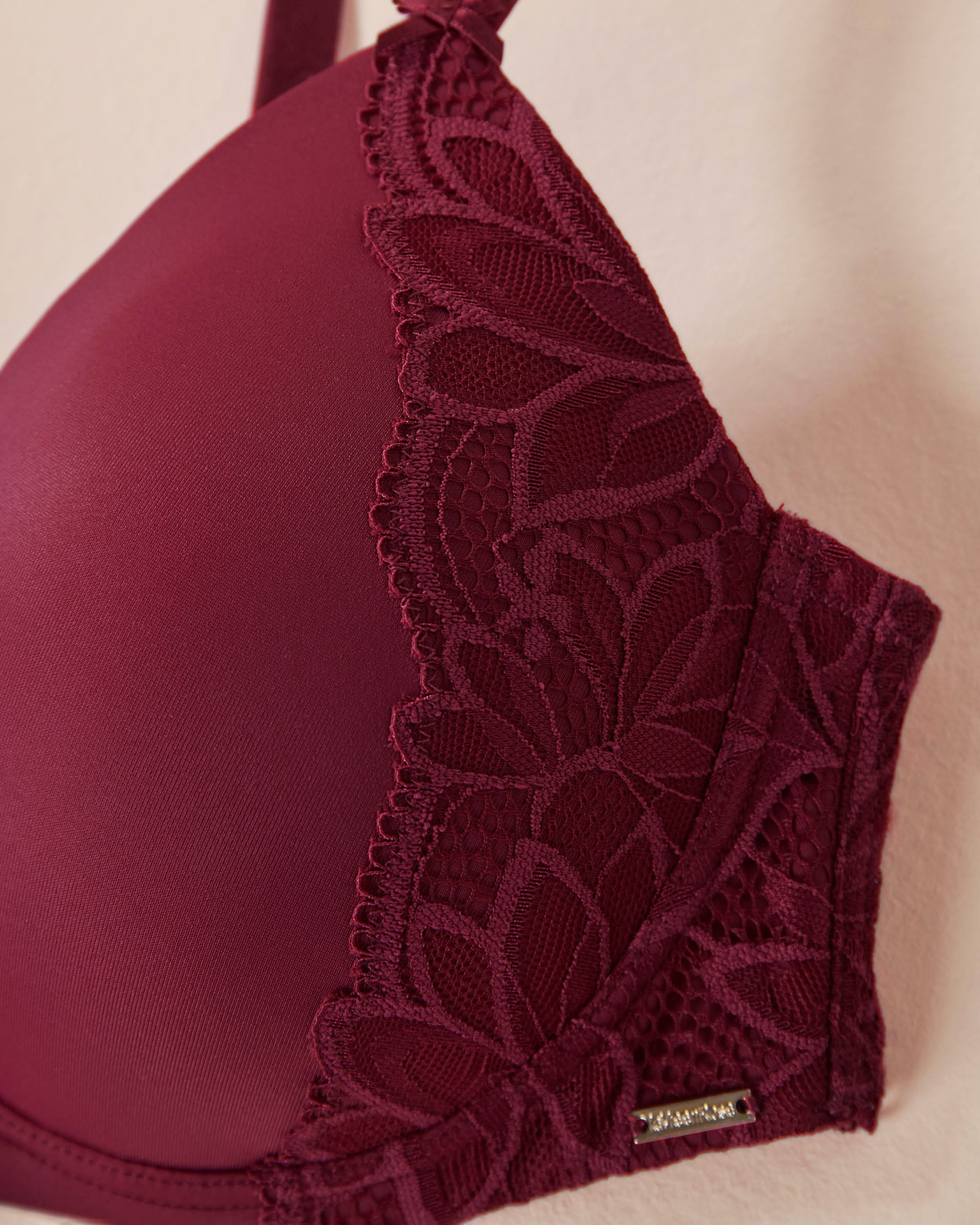 LA VIE EN ROSE Lightly Lined Wireless Mastectomy Bra Raspberry Red 10200641 - View5