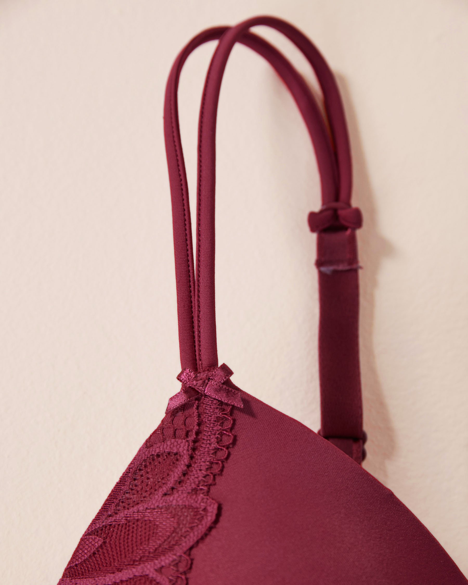 LA VIE EN ROSE Lightly Lined Wireless Mastectomy Bra Raspberry Red 10200641 - View6