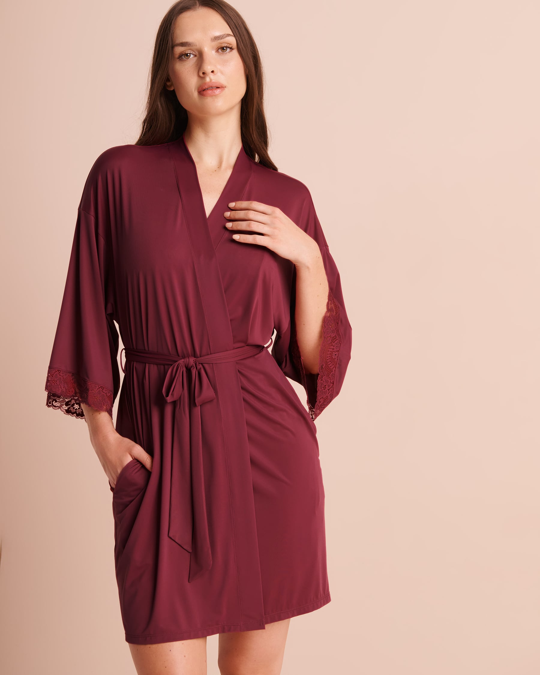 LA VIE EN ROSE Kimono bordure de dentelle Rouge framboise 60600129 - View1