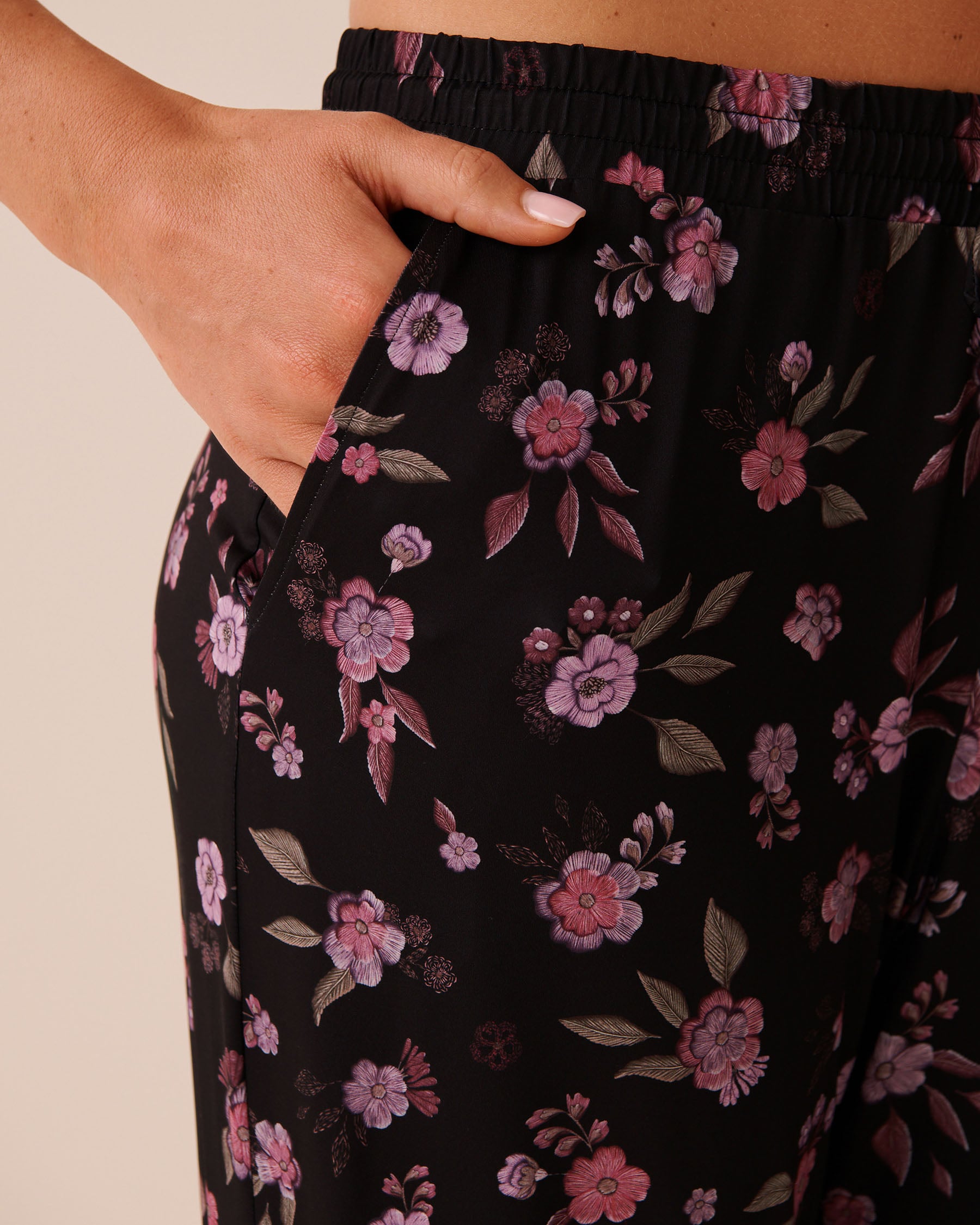 LA VIE EN ROSE Pantalon de pyjama imprimé fleuri Noir/Fleurs 60200204 - Voir3