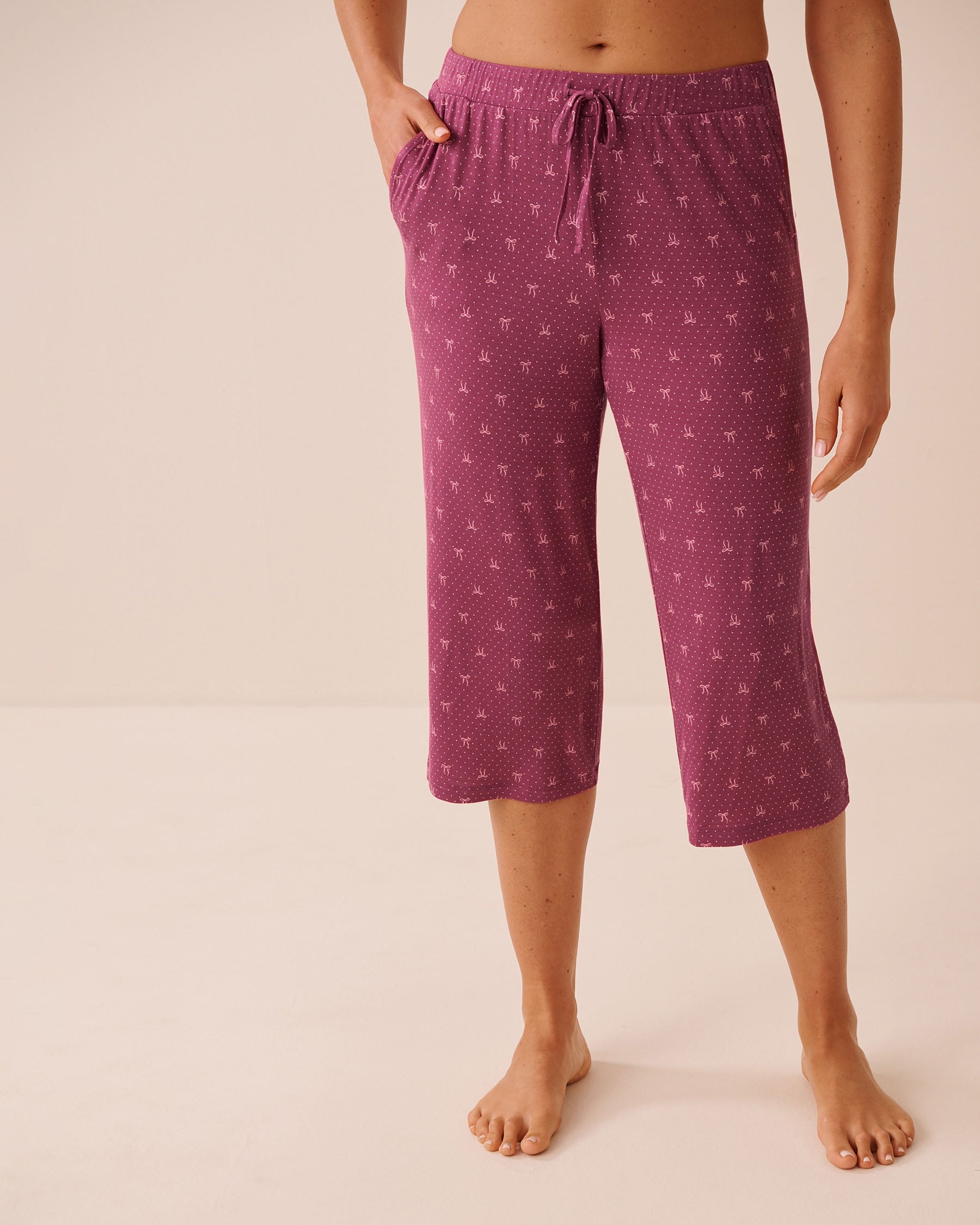 LA VIE EN ROSE Capri de pyjama en jersey doux imprimé nœuds et pois Magenta/Pois/Nœuds 60200208 - View1