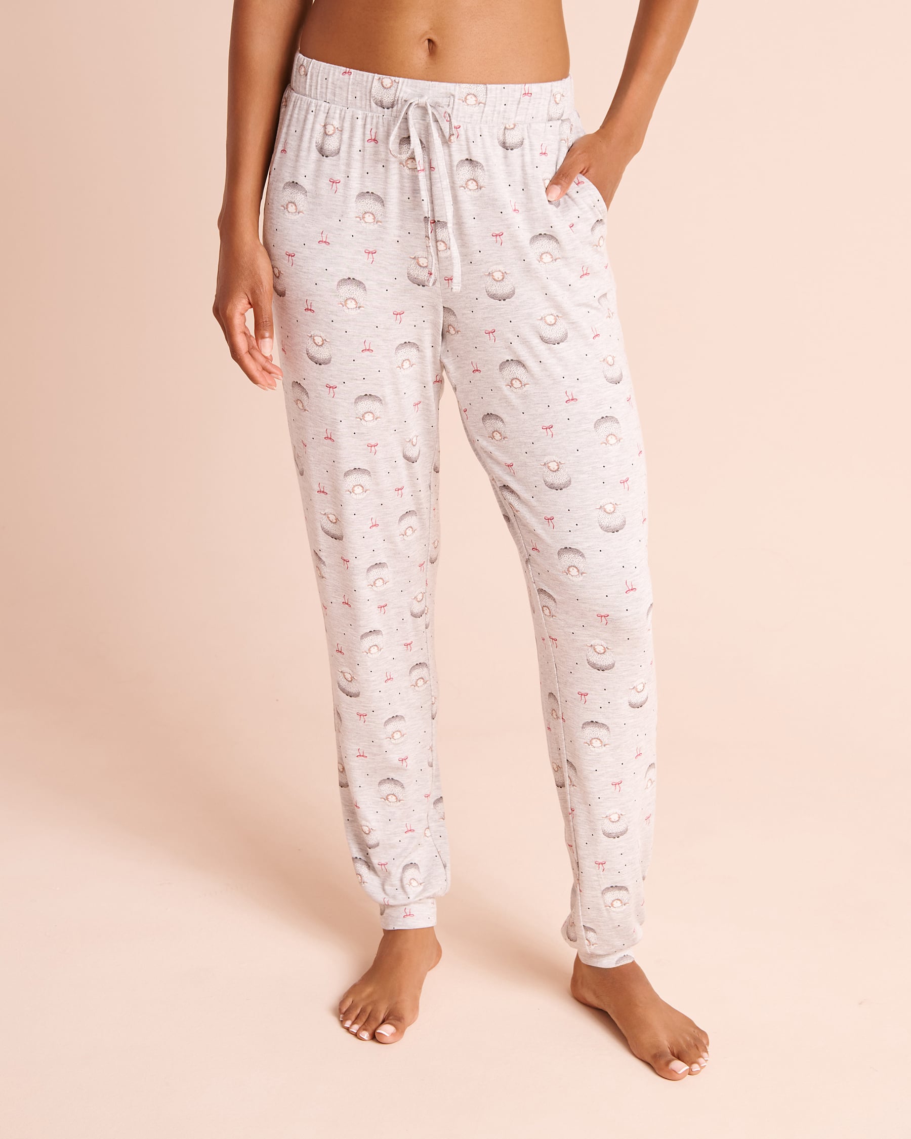 LA VIE EN ROSE Pantalon de pyjama jogger en jersey doux imprimé moutons Gris/Moutons 60200210 - View1
