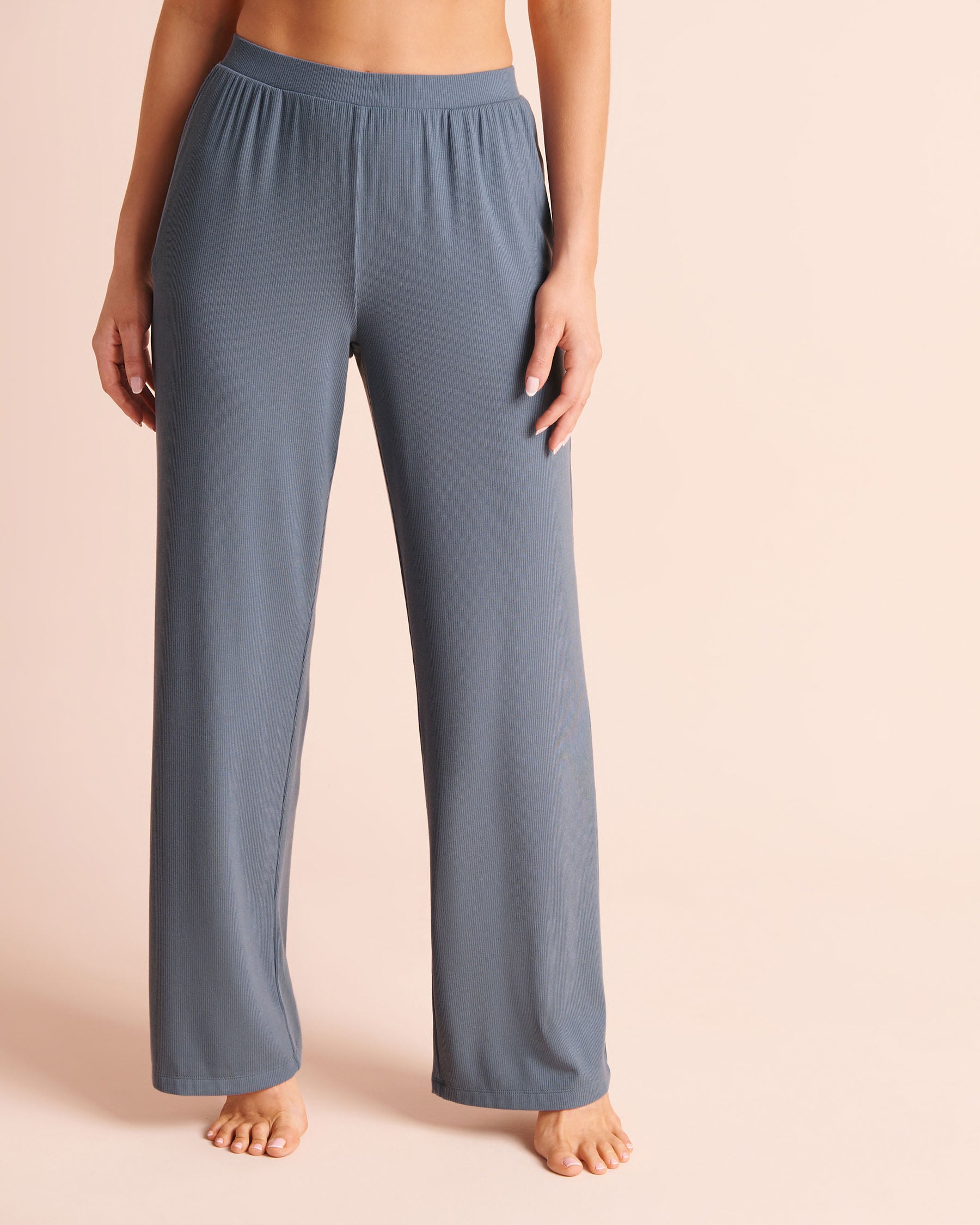 LA VIE EN ROSE Pantalon en modal côtelé Bleu denim 50200128 - View1