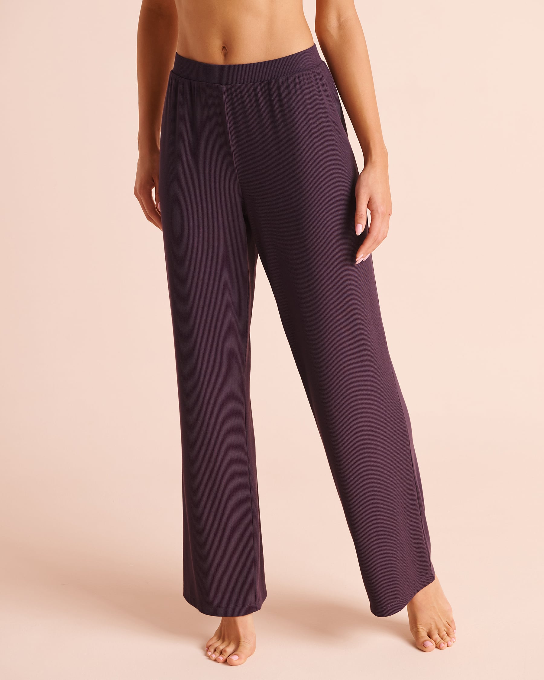 LA VIE EN ROSE Pantalon en modal côtelé Prune foncé 50200128 - View1