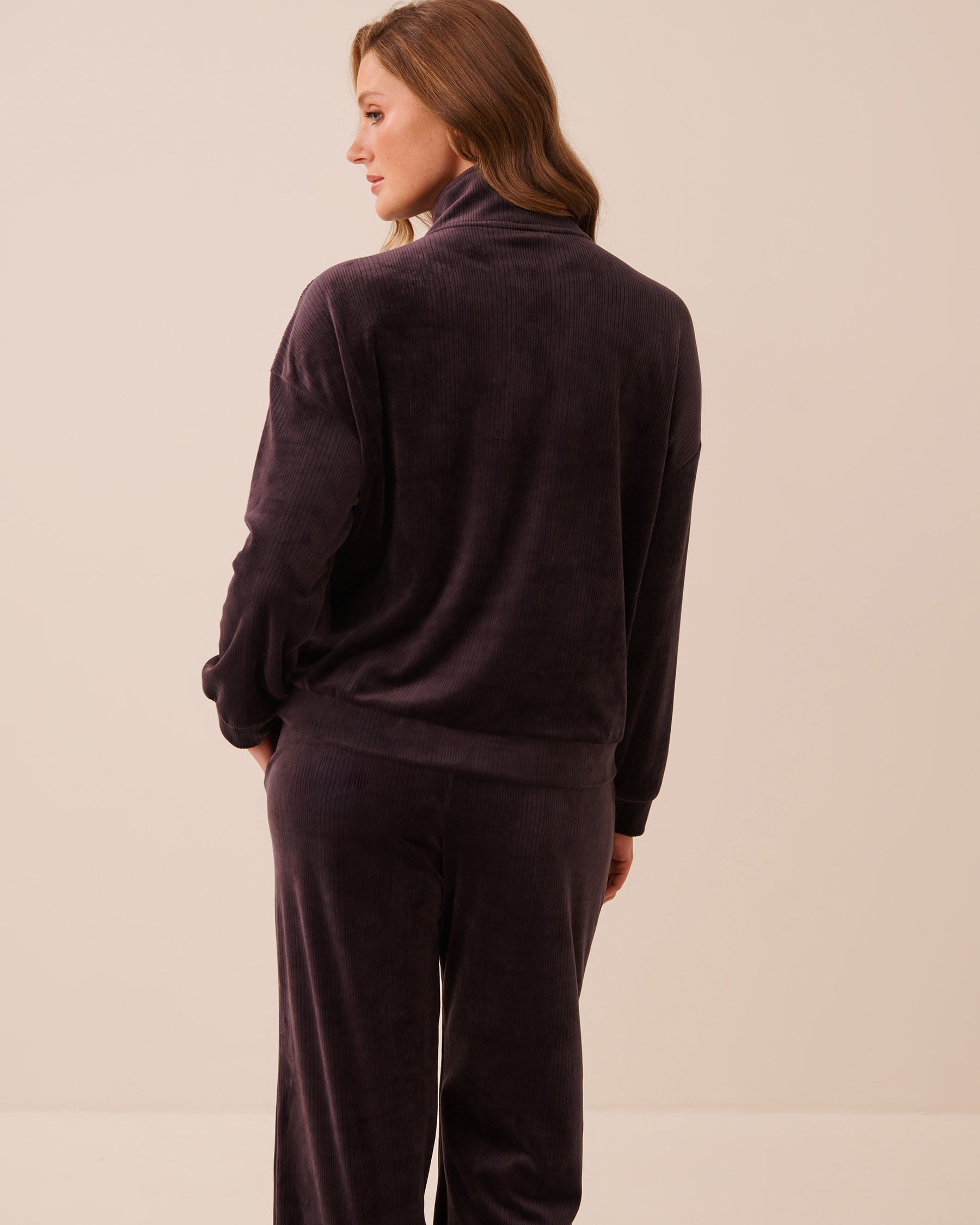 LA VIE EN ROSE Ribbed Velour Half-zip Sweatshirt Dark Plum 50100144 - View2