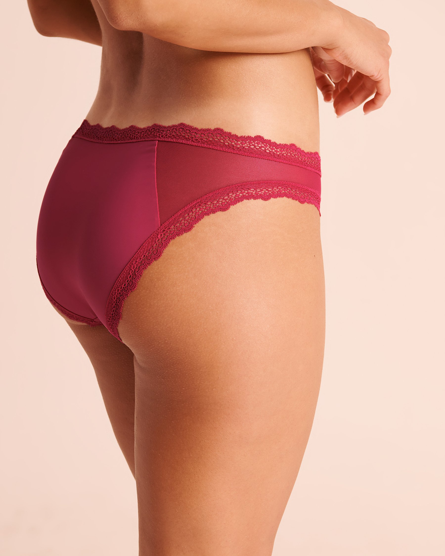 LA VIE EN ROSE Culotte bikini résille et bordure de dentelle Rouge cerise 20200869 - View2