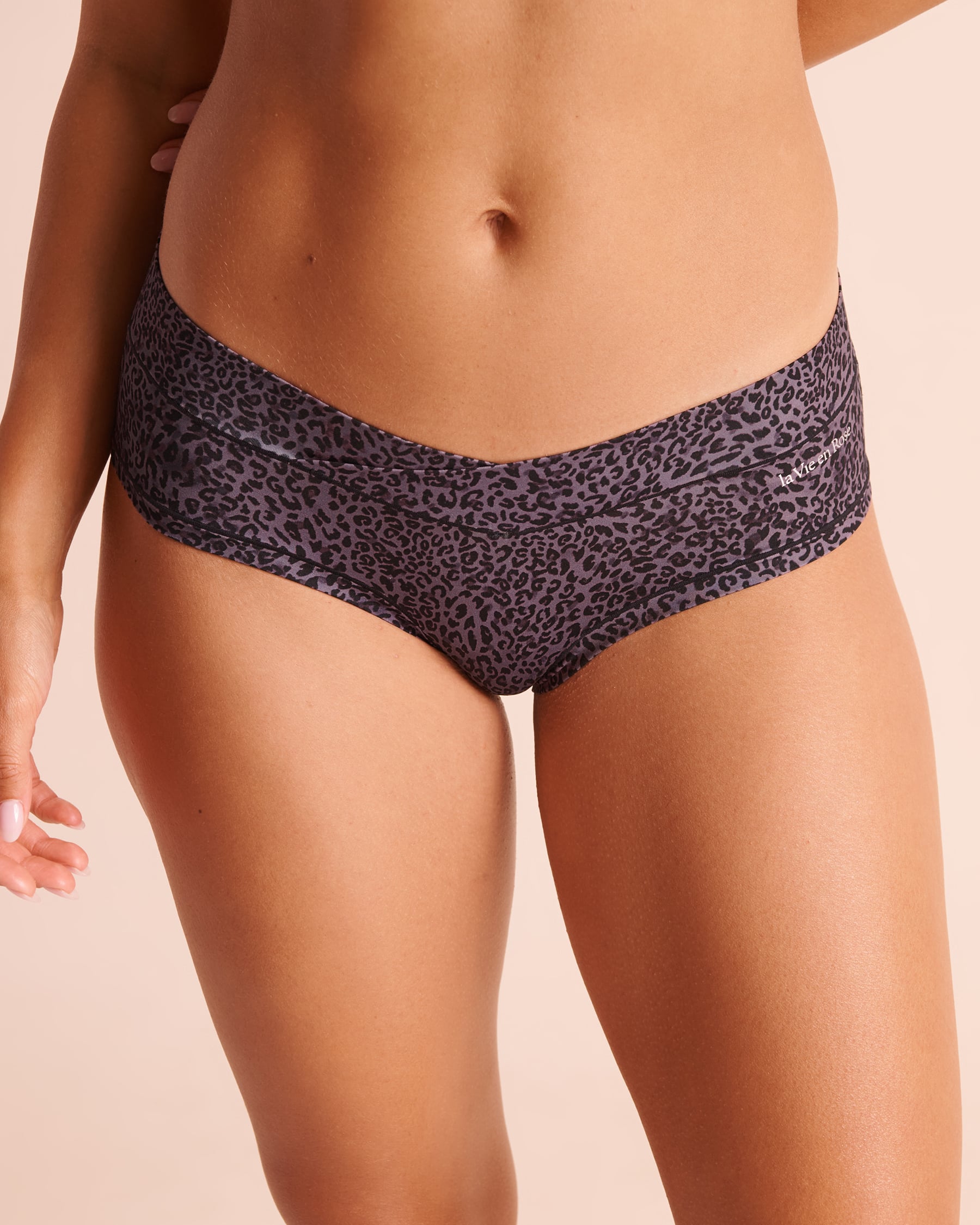 LA VIE EN ROSE Perfect Fit Hiphugger Panty Plum Leopard 20200864 - View1