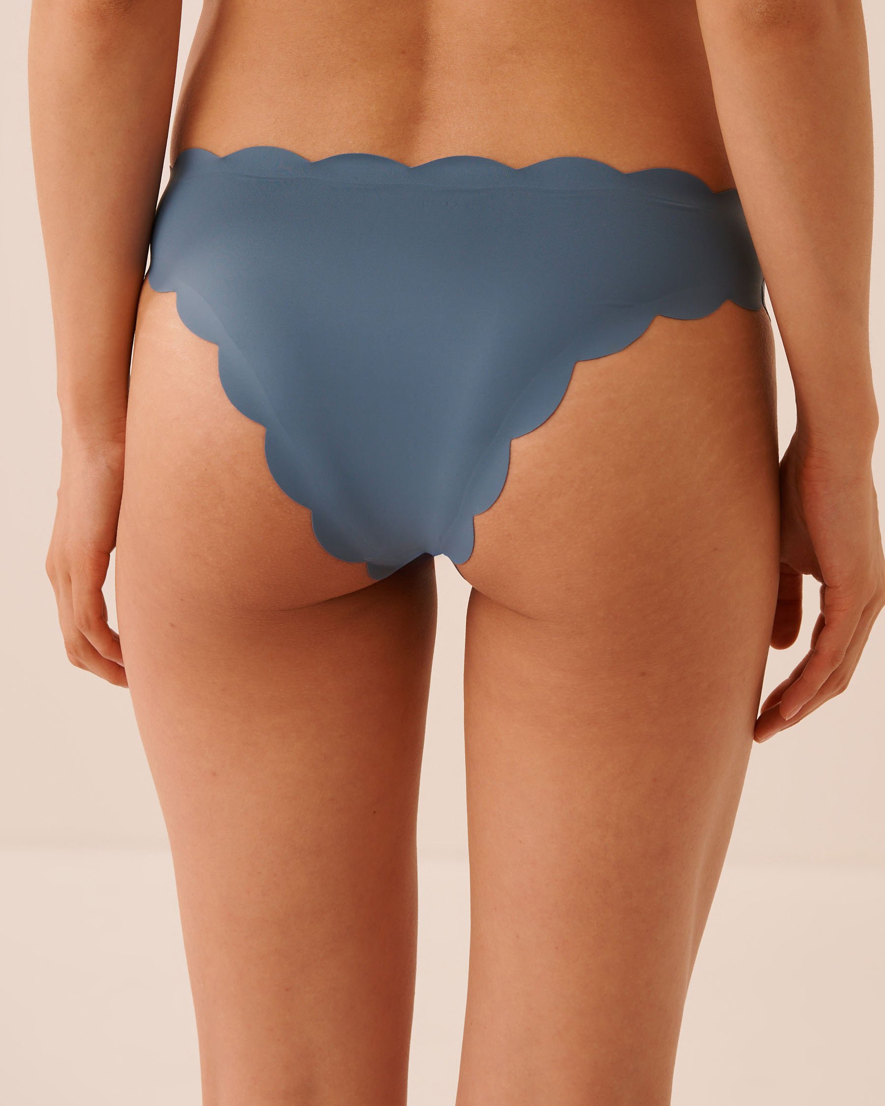 LA VIE EN ROSE Culotte brésilienne microfibre à bordures ondulées Bleu denim 20300539 - View2