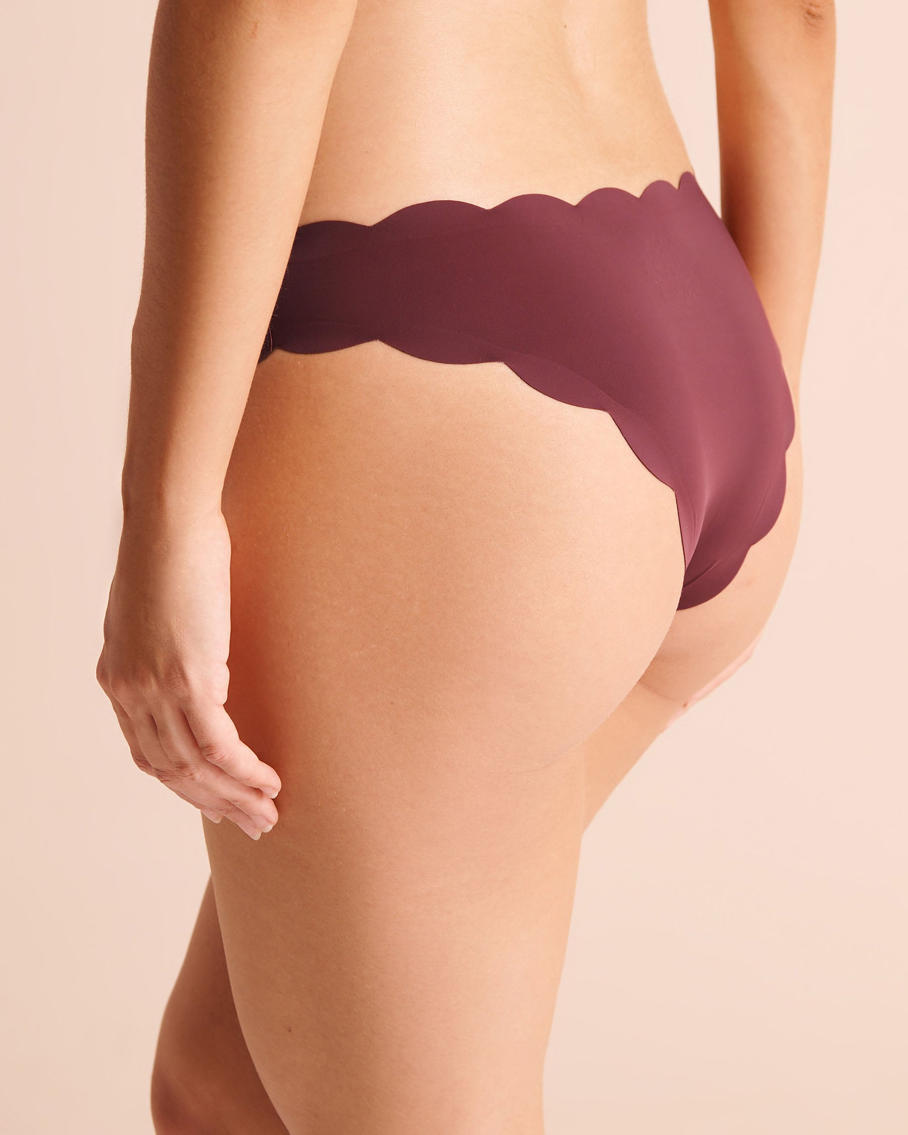 LA VIE EN ROSE Culotte brésilienne microfibre à bordures ondulées Bourgogne 20300539 - View2