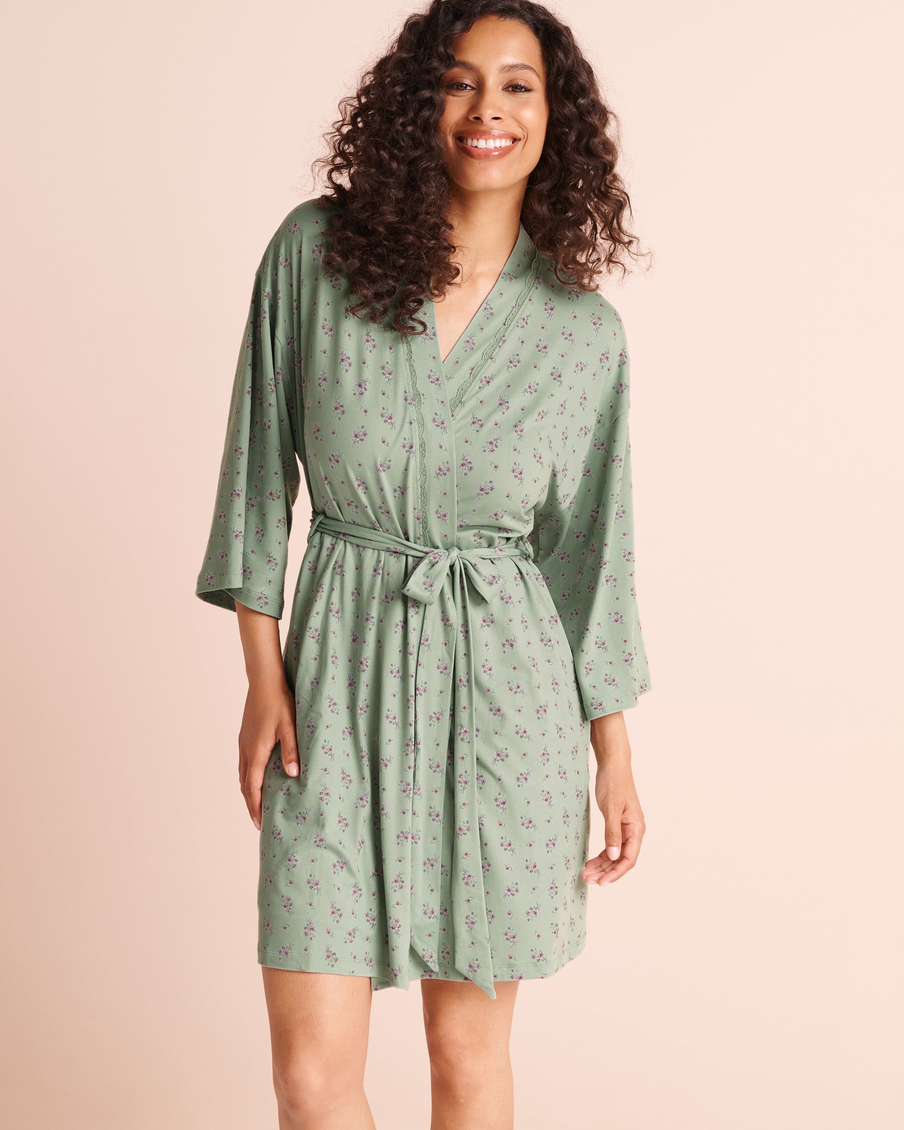LA VIE EN ROSE Floral Bouquet Print Lace-Trim Super Soft Kimono Floral Bouquet 40600235 - View1