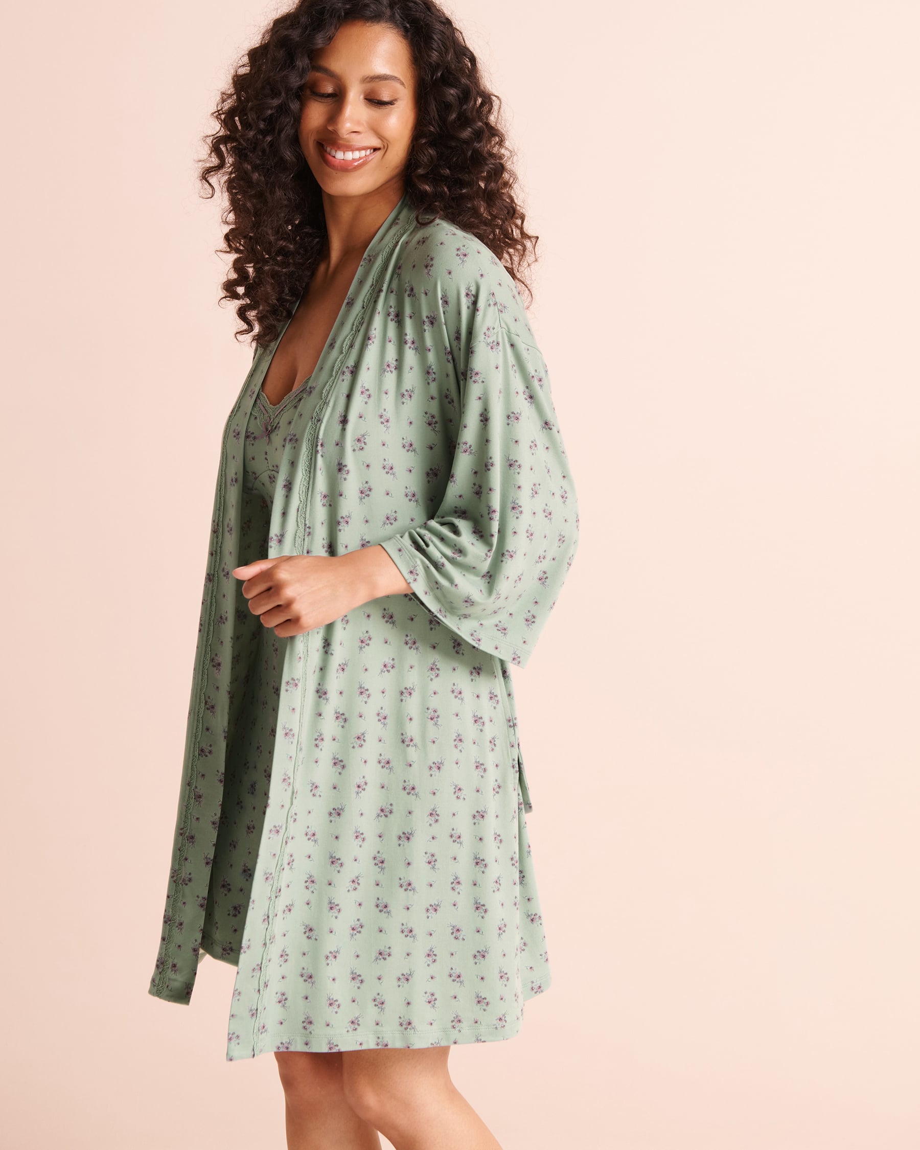 LA VIE EN ROSE Floral Bouquet Print Lace-Trim Super Soft Kimono Floral Bouquet 40600235 - View4