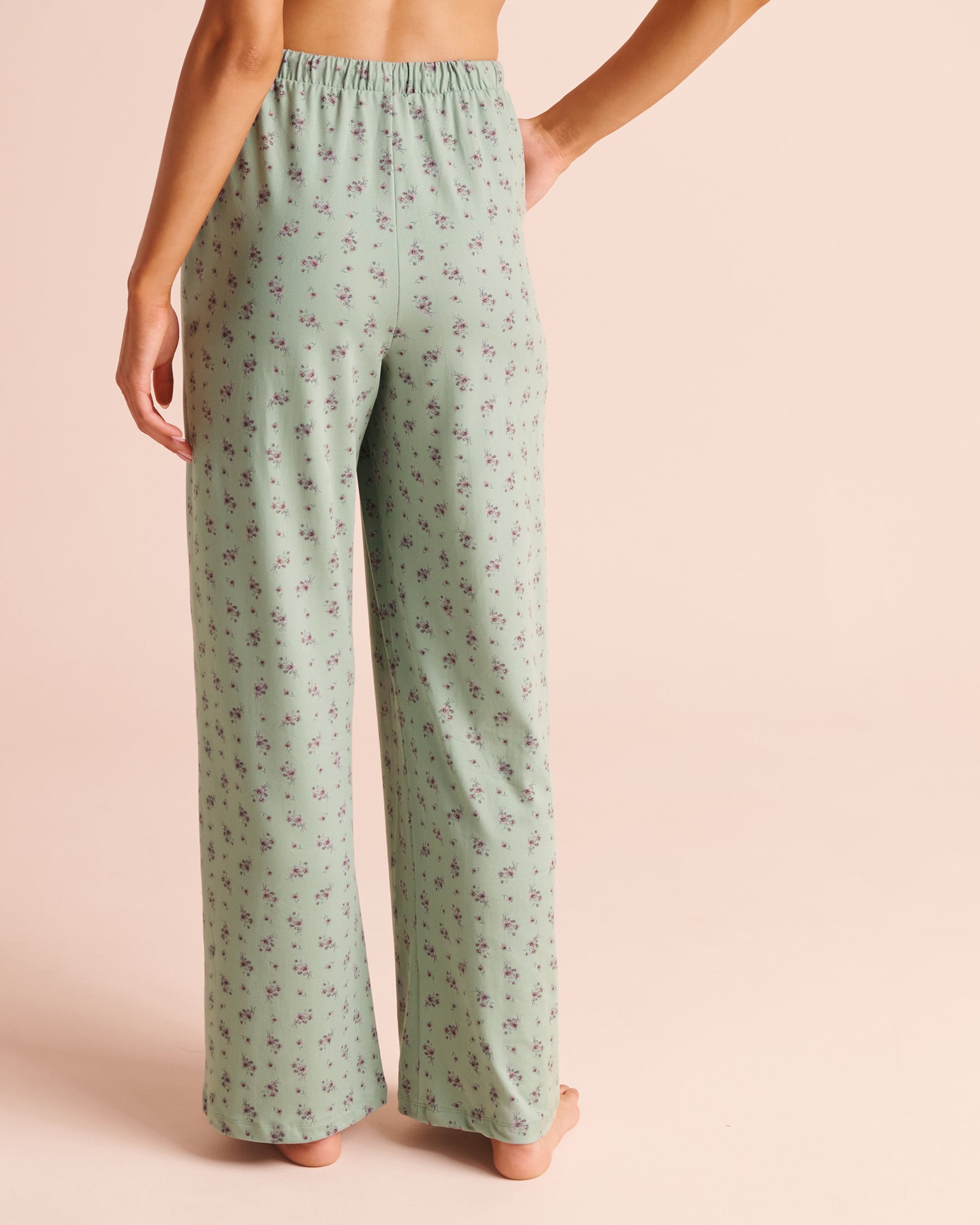 LA VIE EN ROSE Floral Bouquet Print Super Soft Pajama Pants Floral Bouquet 40200887 - View2
