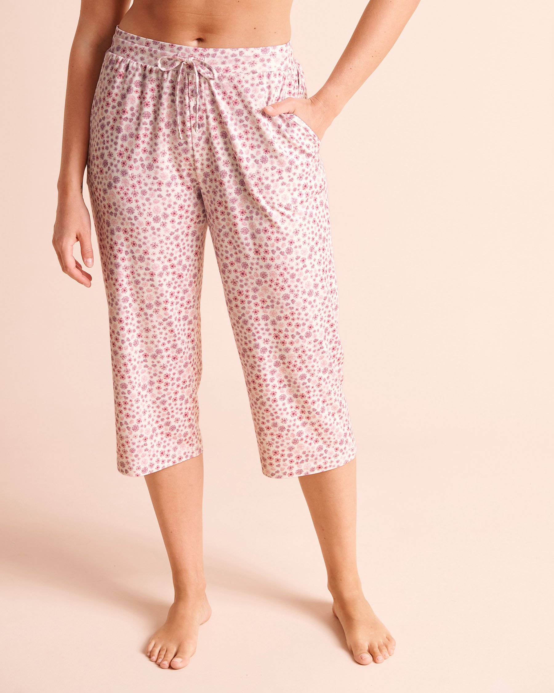 LA VIE EN ROSE Capri de pyjama ultra doux imprimé fleurs mauves Fleurs mauves 40200883 - Voir1