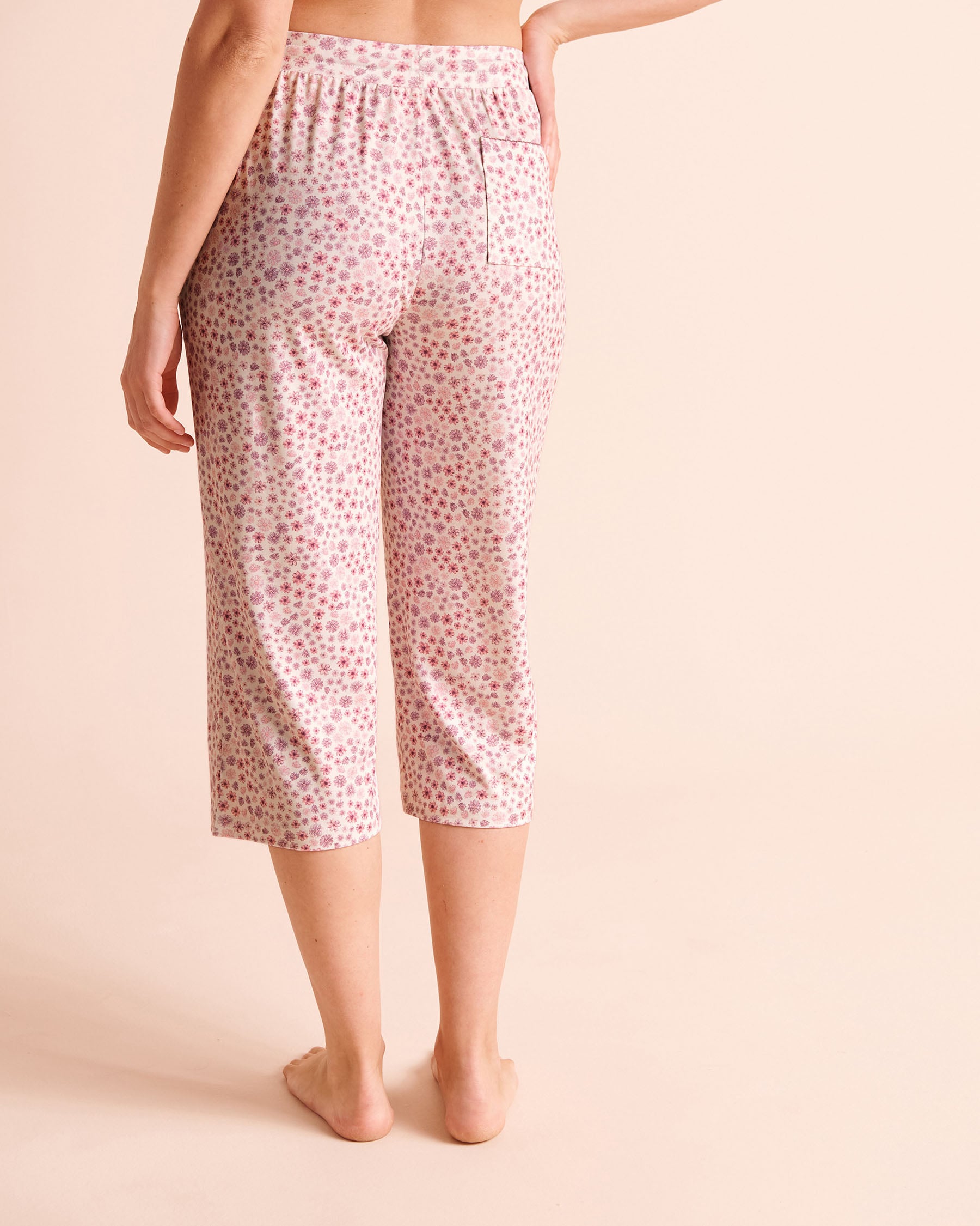 LA VIE EN ROSE Capri de pyjama ultra doux imprimé fleurs mauves Fleurs mauves 40200883 - Voir2