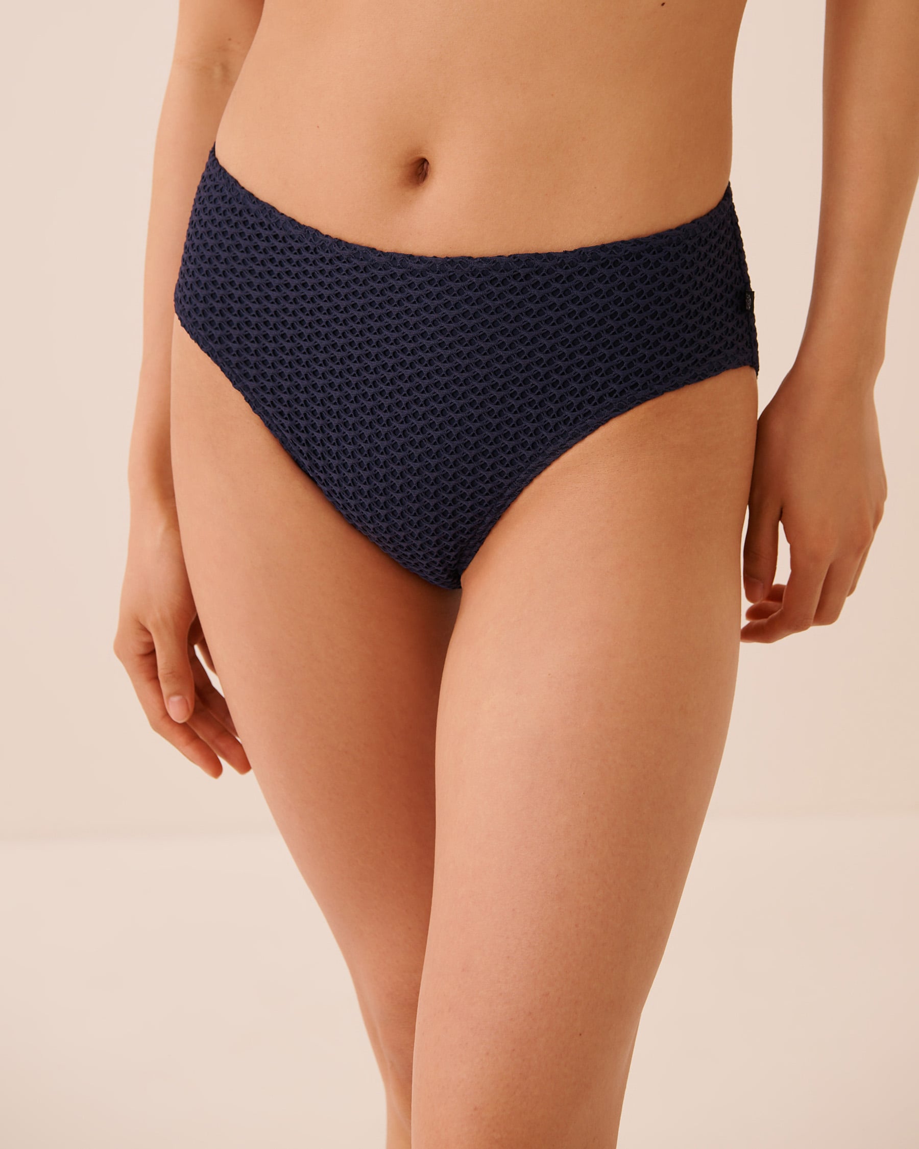 LA VIE EN ROSE AQUA Bas de bikini taille mi-haute en crochet CLASSIC NAVY Bleu marine 70300959 - View1