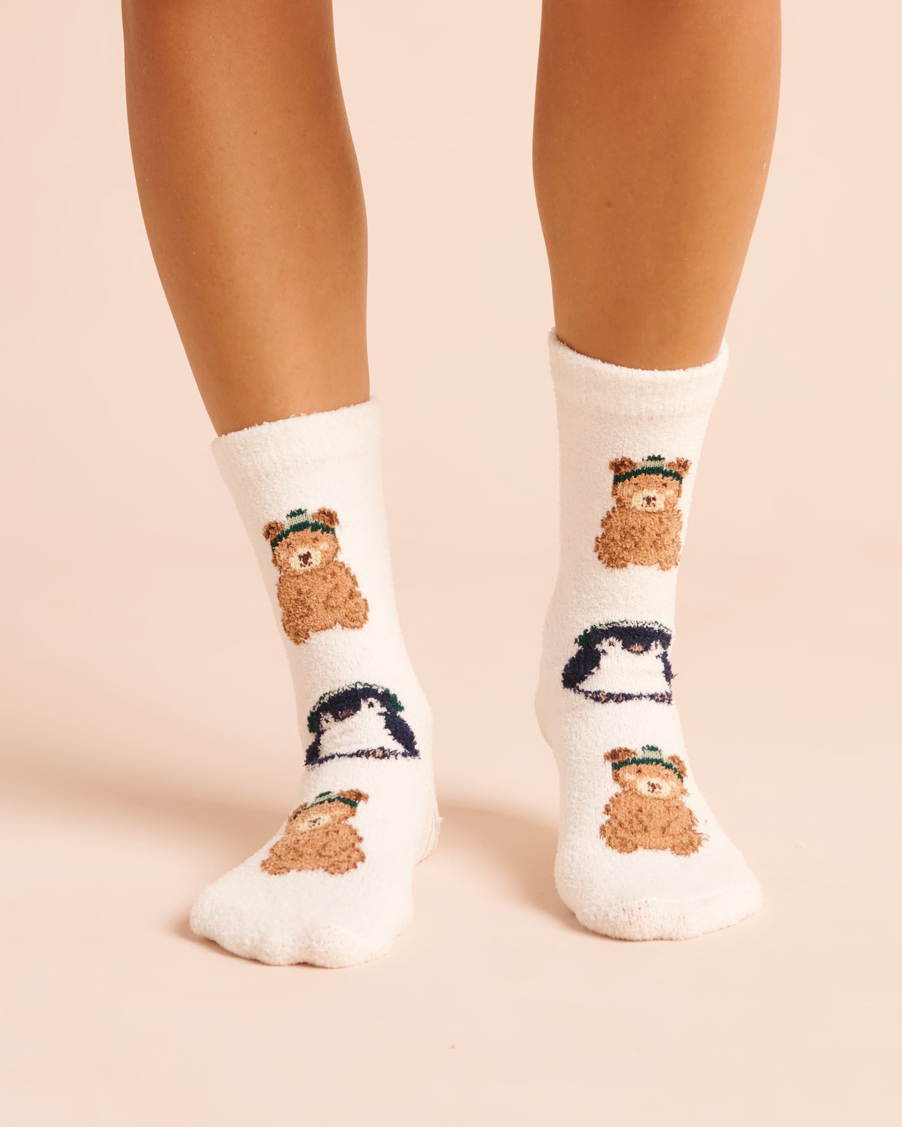 LA VIE EN ROSE Chaussettes mi-mollet pelucheuses motif animaux nordiques Blanc/Animaux nordiques 40700505 - View1