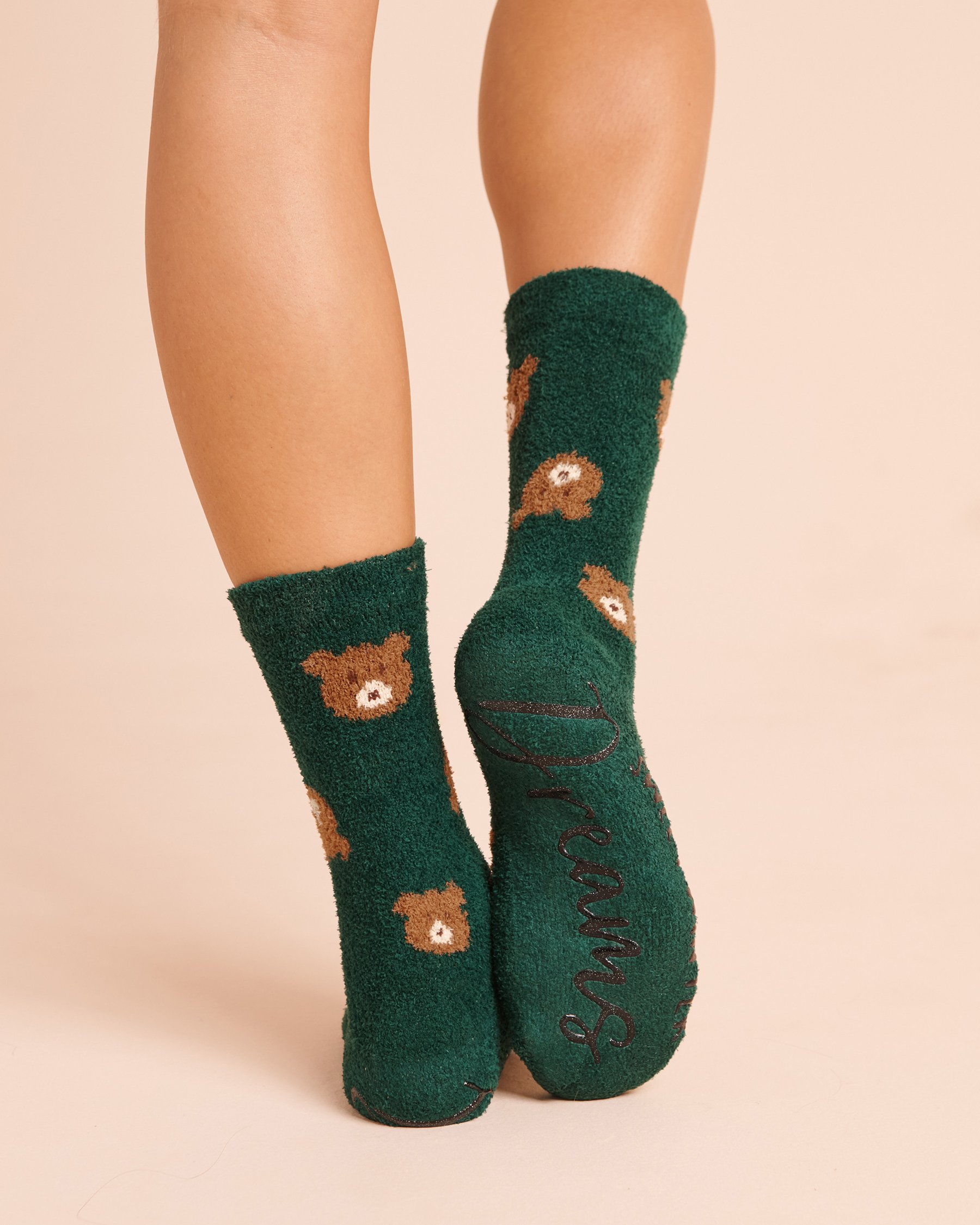 LA VIE EN ROSE Fuzzy Teddy Bear Crew Socks Green/Teddy Bear 40700505 - View3