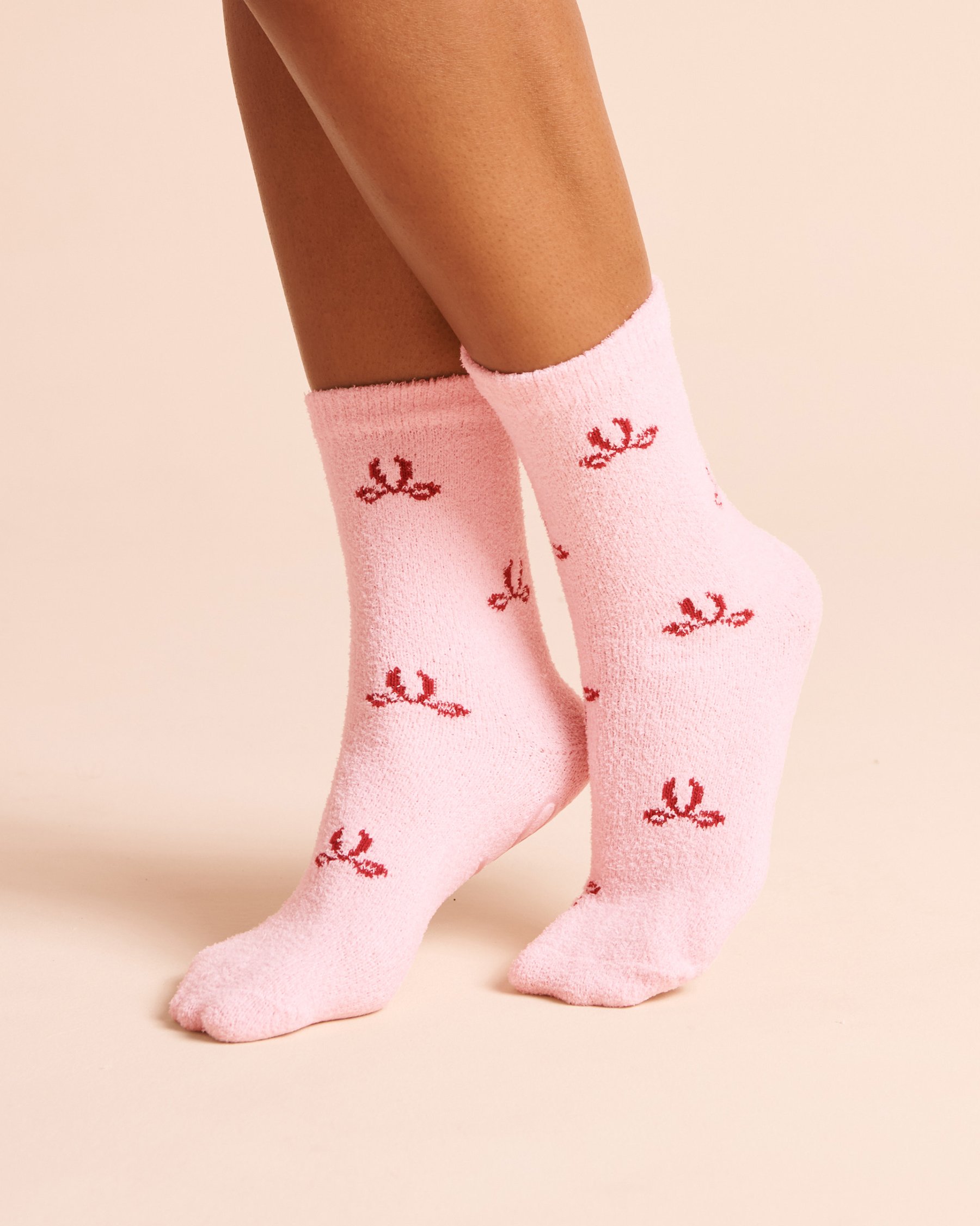 LA VIE EN ROSE Fuzzy Bow Crew Socks Pink/Bows 40700505 - View1