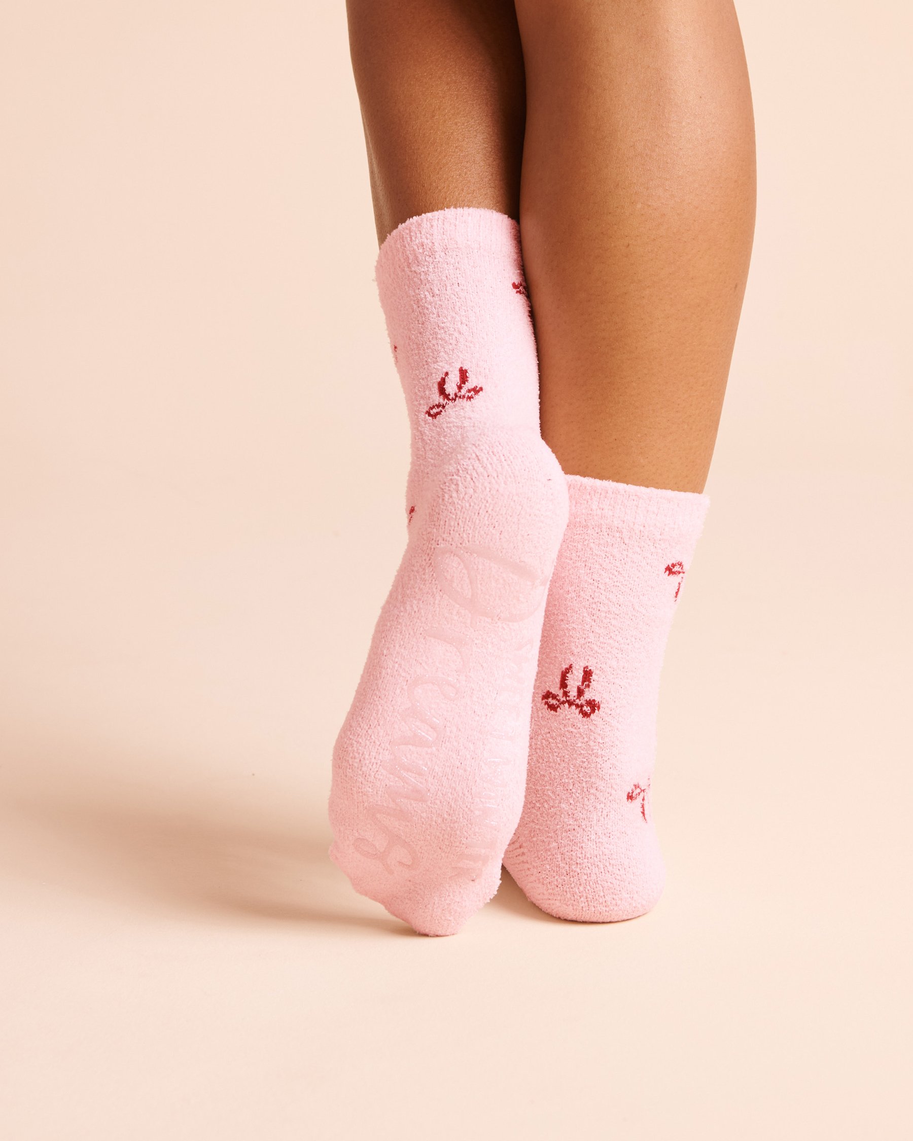 LA VIE EN ROSE Fuzzy Bow Crew Socks Pink/Bows 40700505 - View2