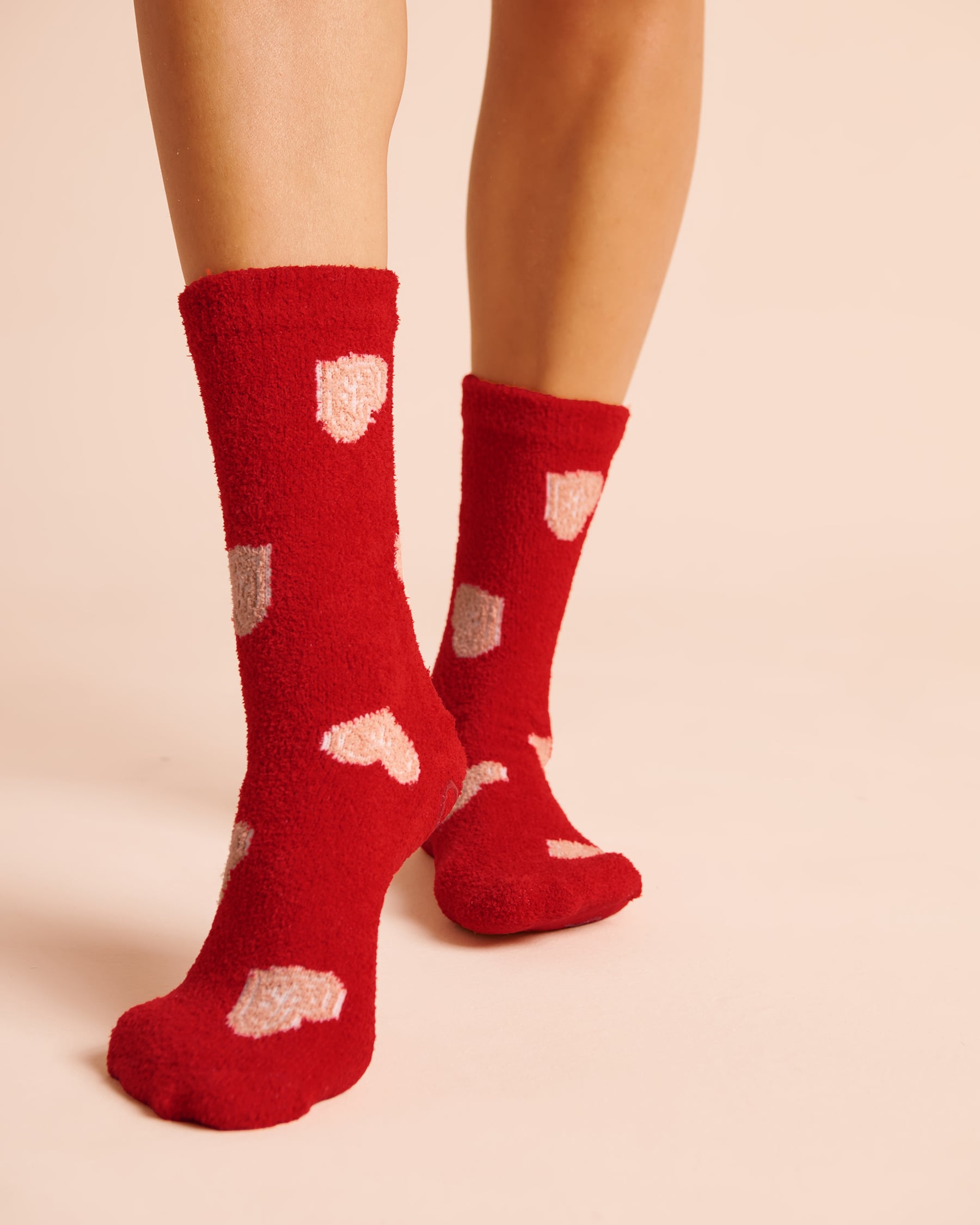 LA VIE EN ROSE Fuzzy Cookie Crew Socks Red/Cookies 40700505 - View1