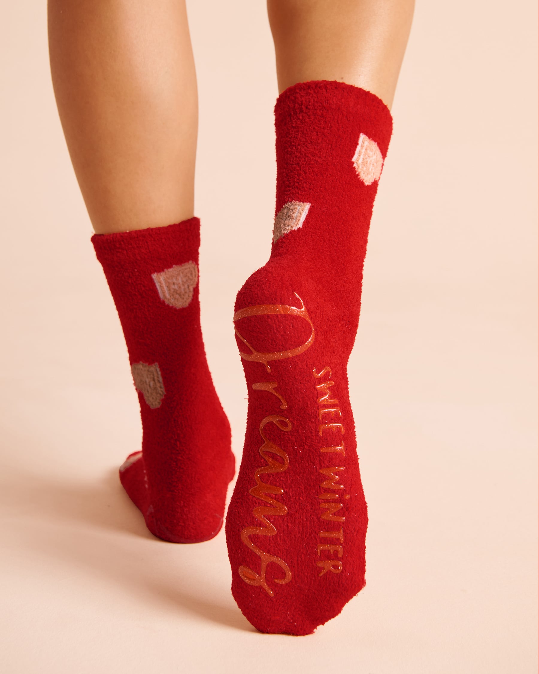 LA VIE EN ROSE Fuzzy Cookie Crew Socks Red/Cookies 40700505 - View2