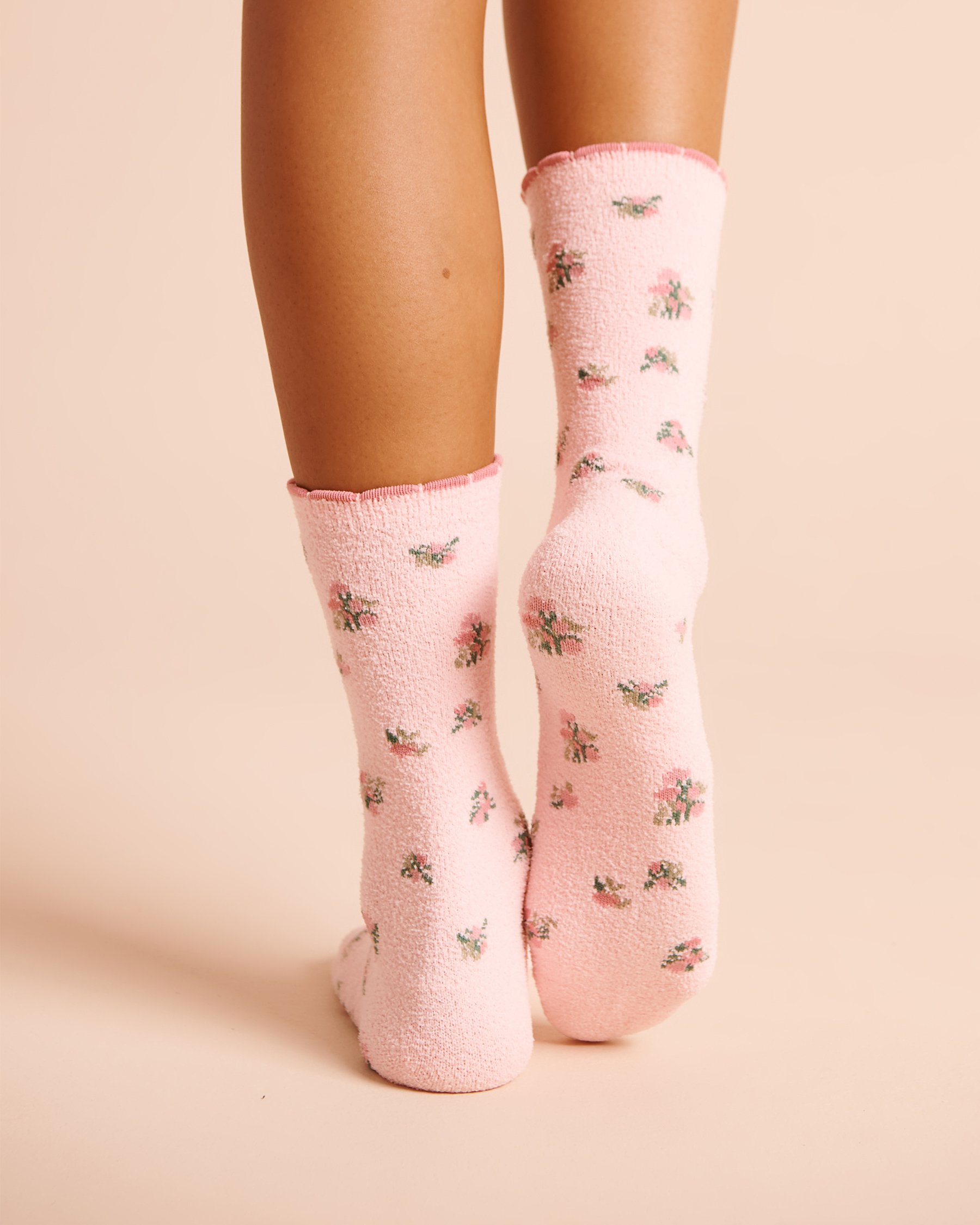 LA VIE EN ROSE Chenille Ditsy Floral Crew Socks Pink/Ditsy Floral 40700506 - View2