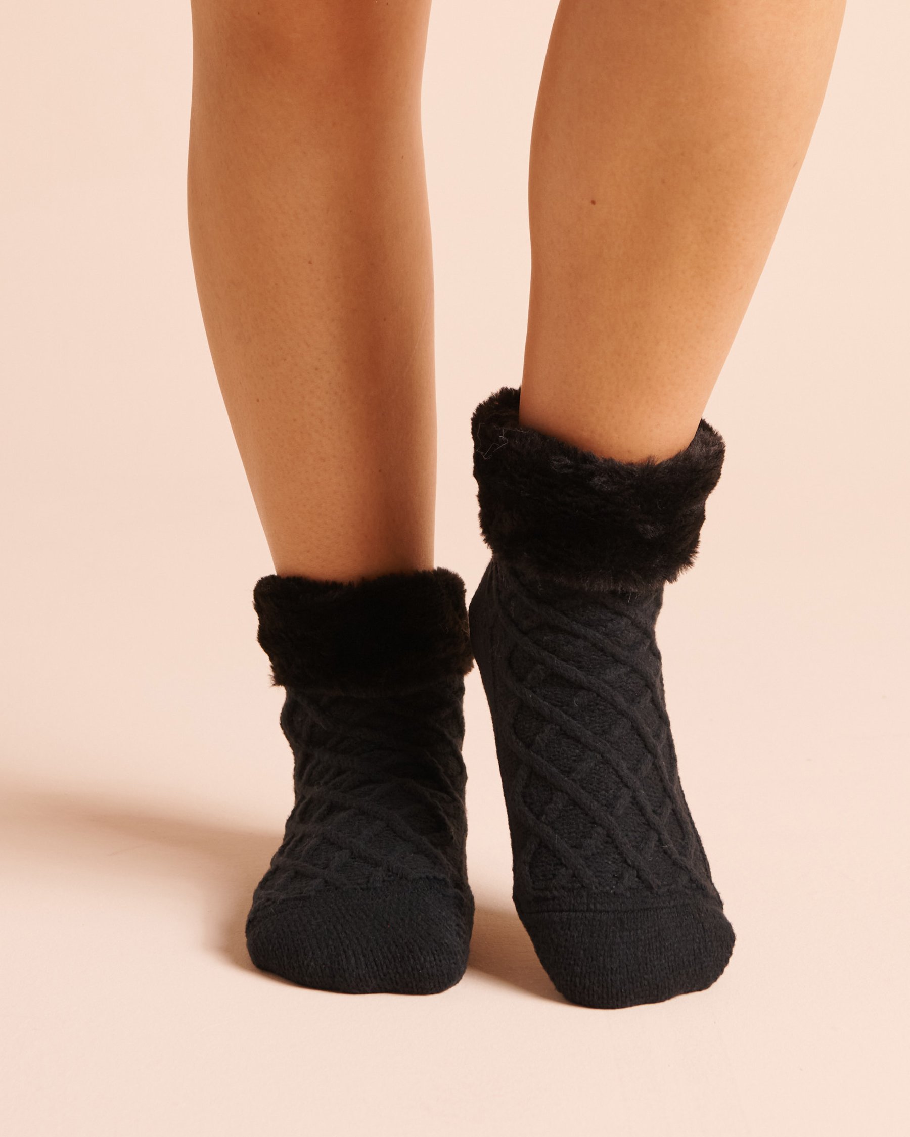 LA VIE EN ROSE Chaussettes mi-mollet en maille torsadée et fausse fourrure Noir 40700507 - Voir1