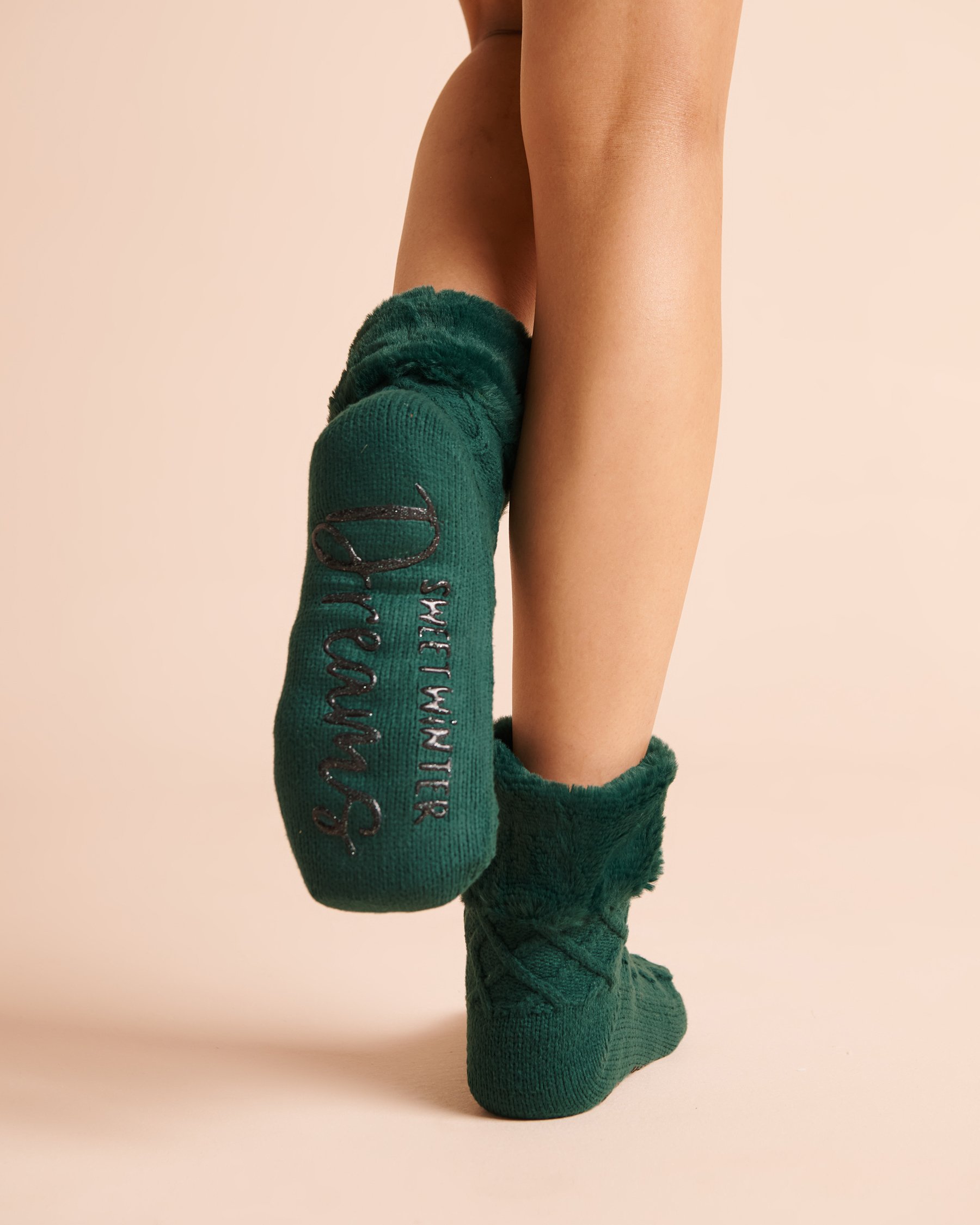 LA VIE EN ROSE Chaussettes mi-mollet en maille torsadée et fausse fourrure Vert sapin 40700507 - View2