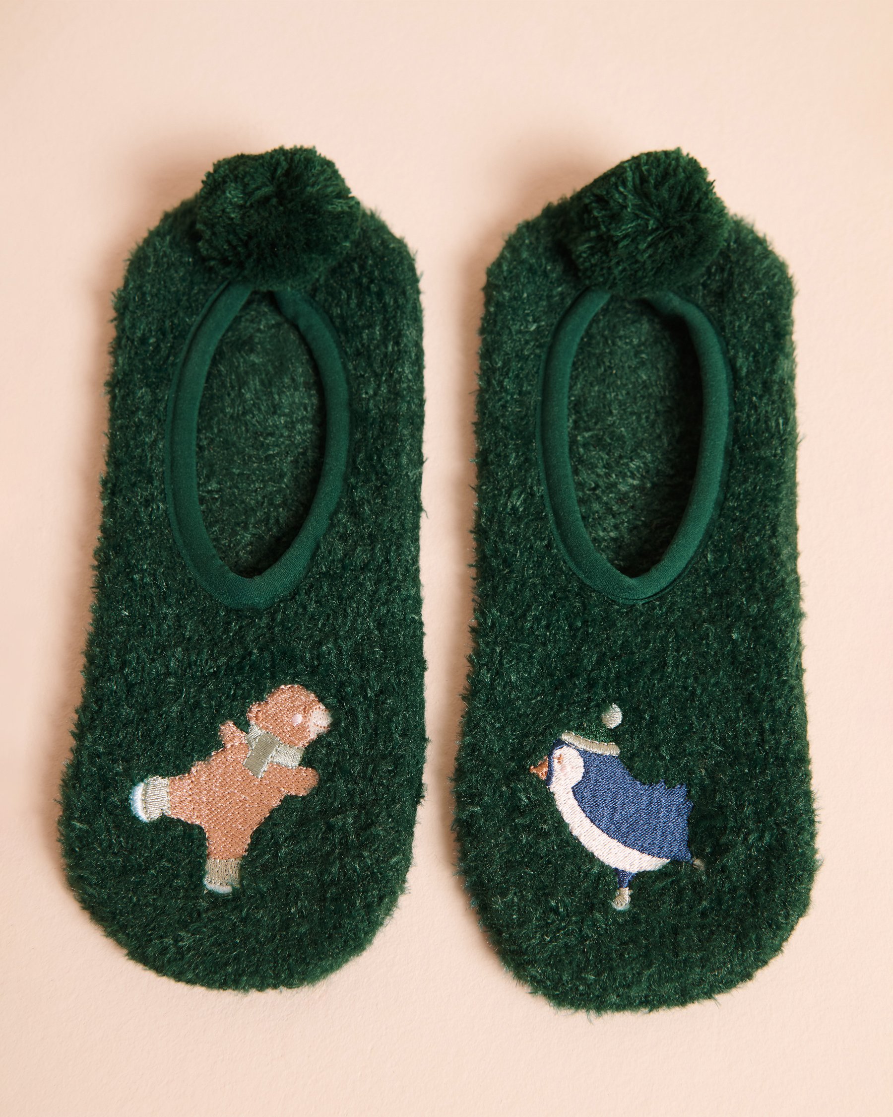 LA VIE EN ROSE Bear & Penguin Chenille Slipper Socks Fir Green 40700517 - View4