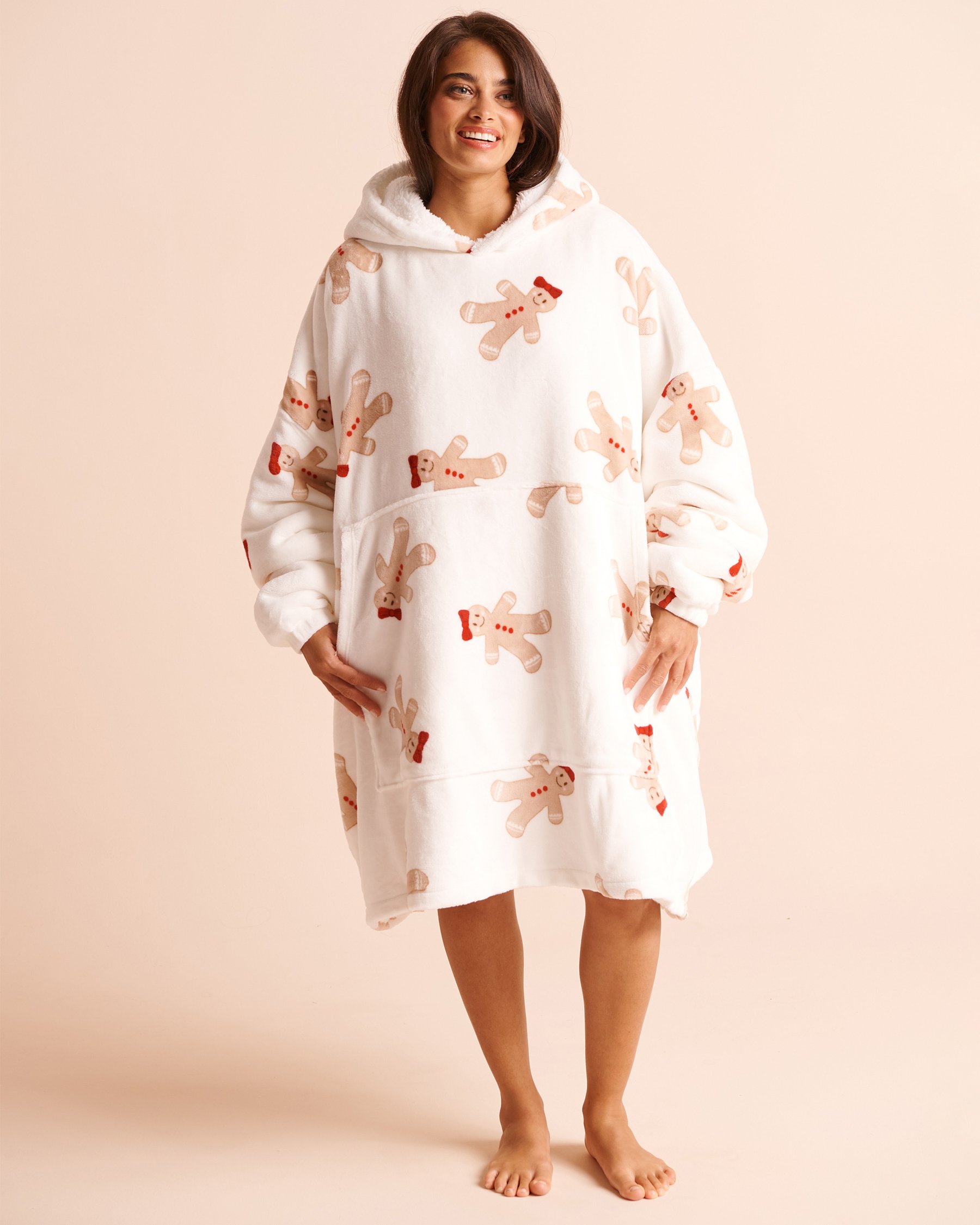 LA VIE EN ROSE Gingerbread Soft Plush Oversized Hoodie White/Gingerbread 40700509 - View1