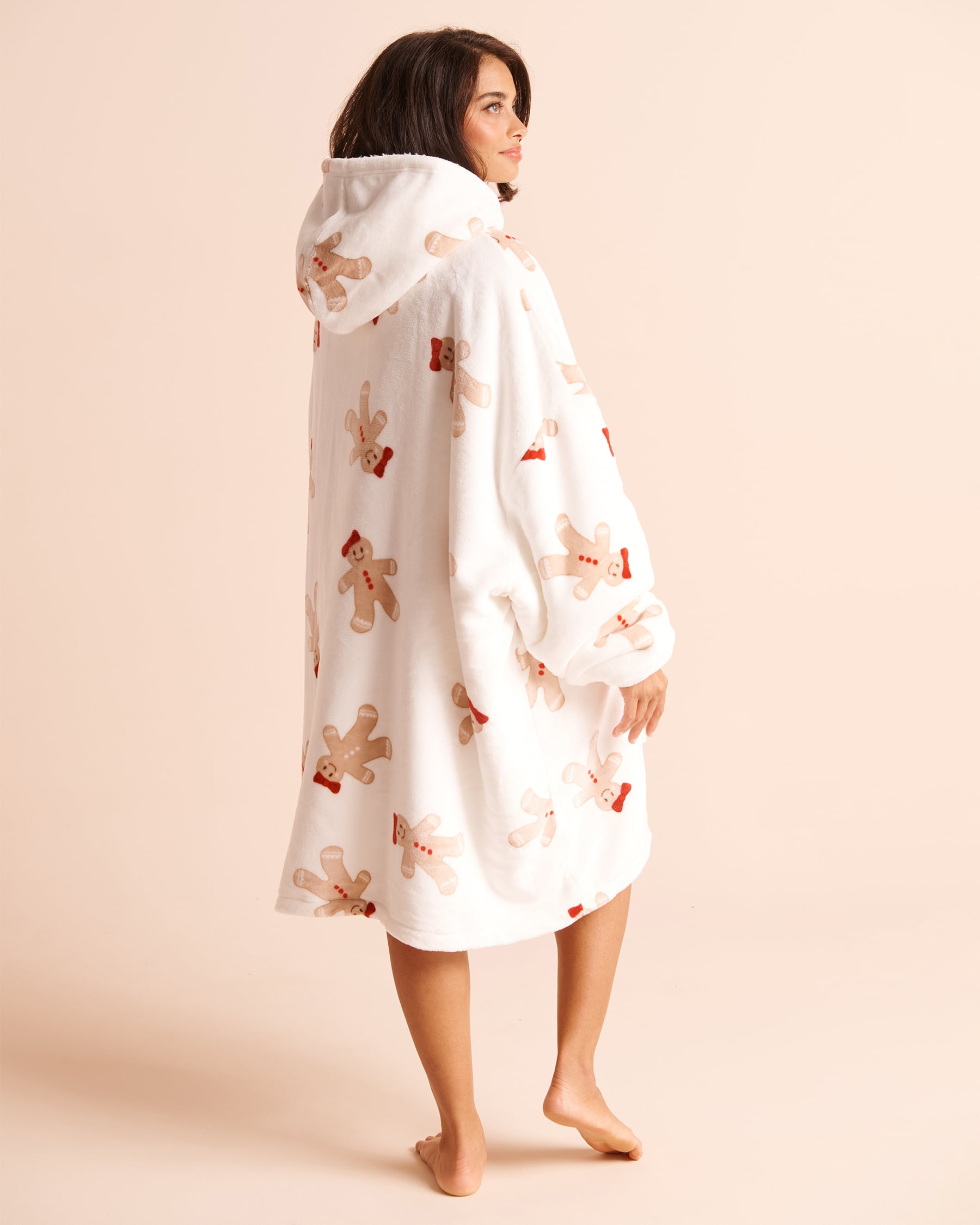 LA VIE EN ROSE Gingerbread Soft Plush Oversized Hoodie White/Gingerbread 40700509 - View2